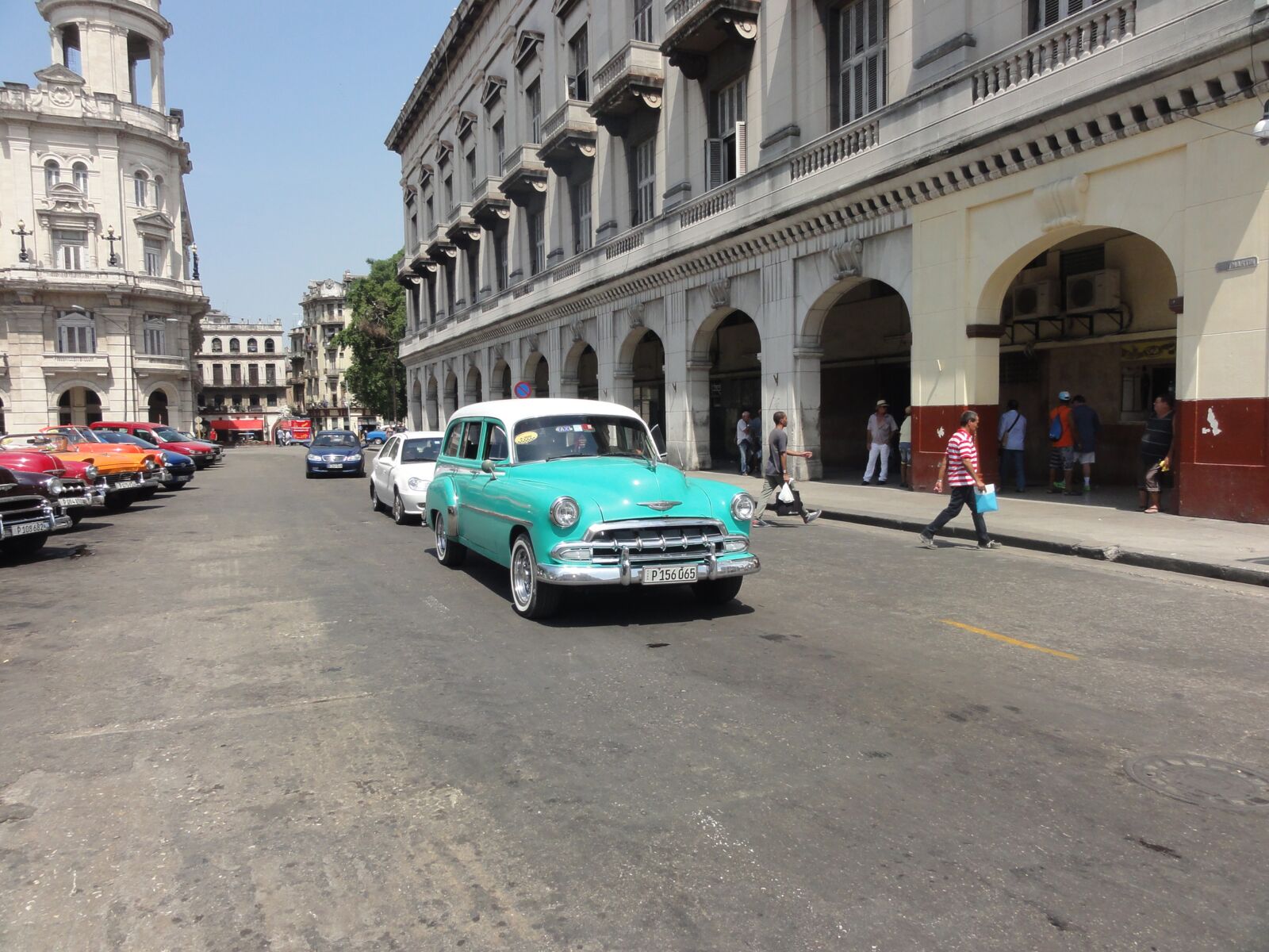 Sony DSC-HX5V sample photo. Cuba, havana, old-timer photography
