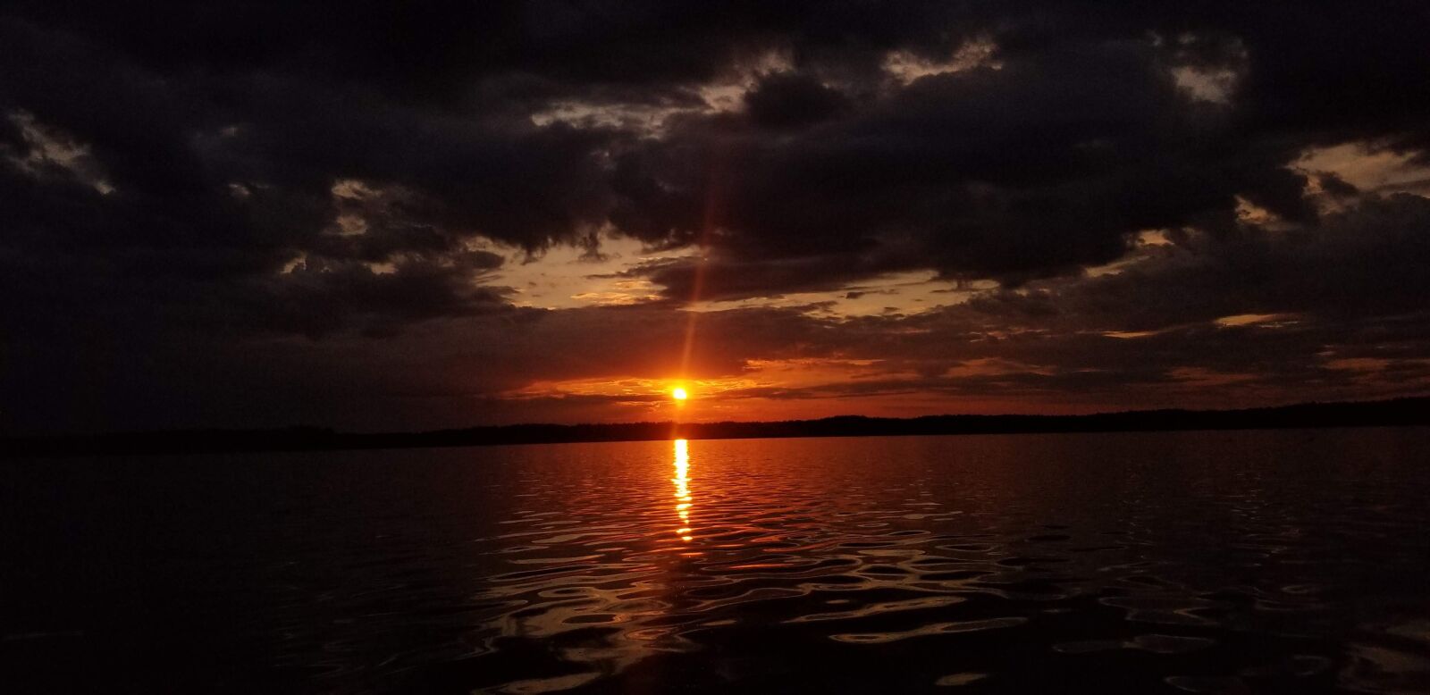 Samsung Galaxy S8 sample photo. Sunset, water, lake photography