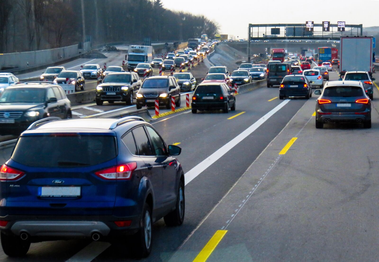 Canon PowerShot SX710 HS sample photo. Traffic, jam, vehicles photography