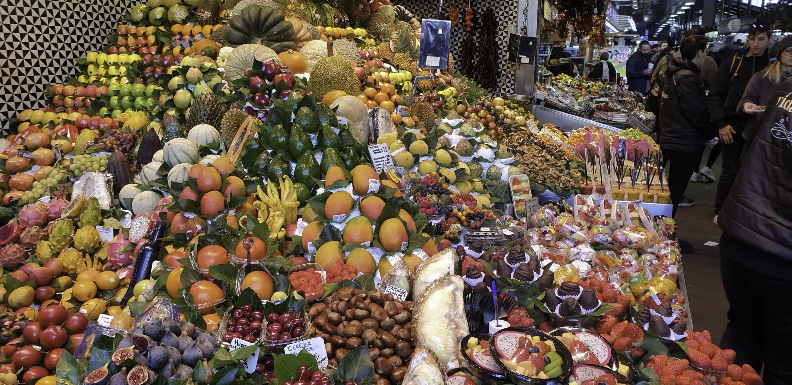 Samsung Galaxy S9+ sample photo. Farmers local market, fruit photography