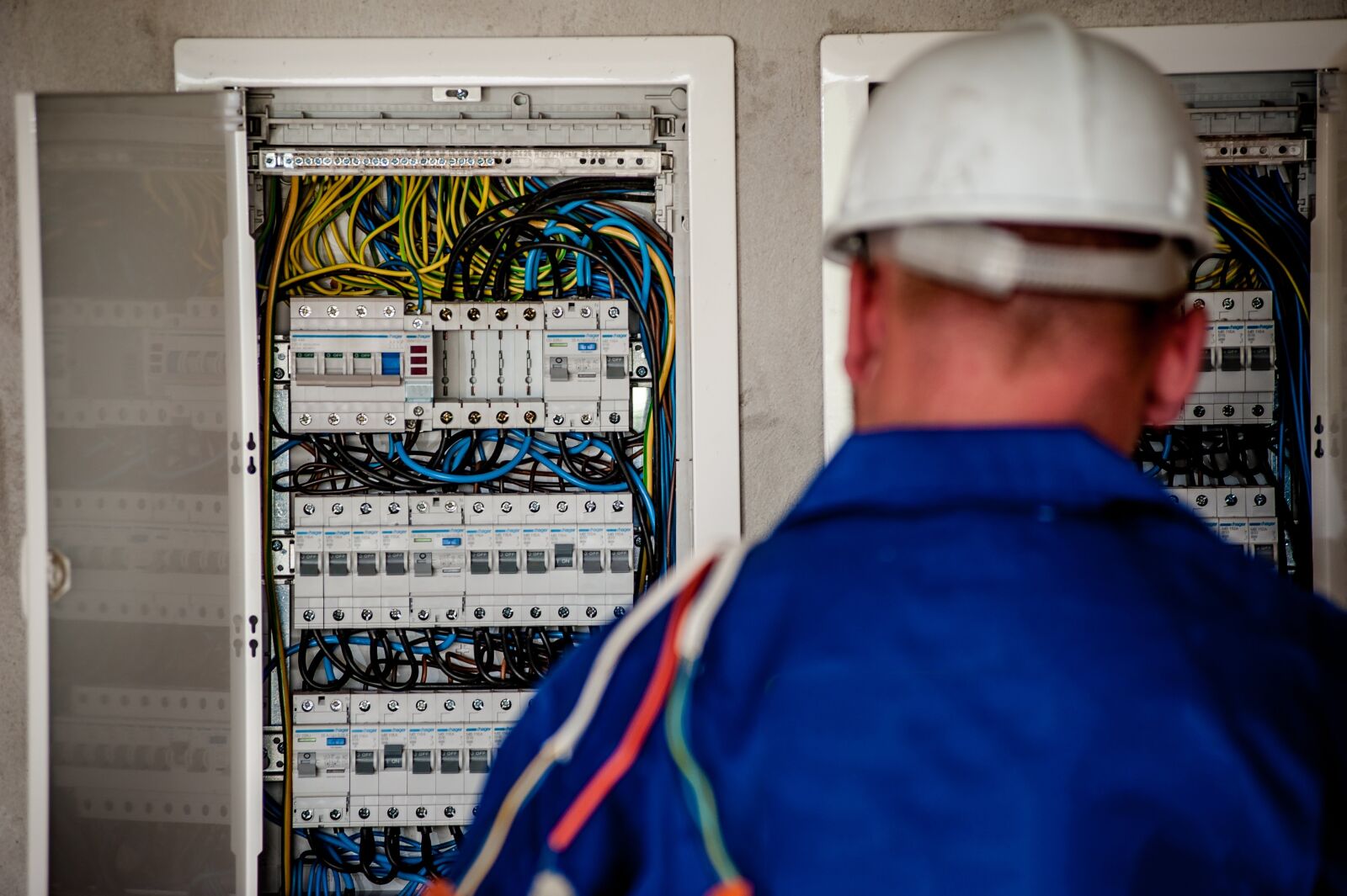 Nikon D700 sample photo. Electrician, electric, electricity photography