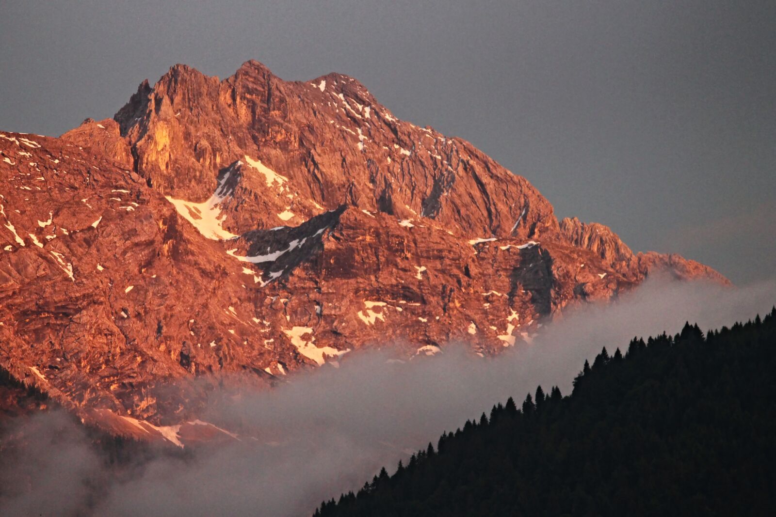 Canon EOS 1100D (EOS Rebel T3 / EOS Kiss X50) sample photo. Alpine, evening light, mountains photography