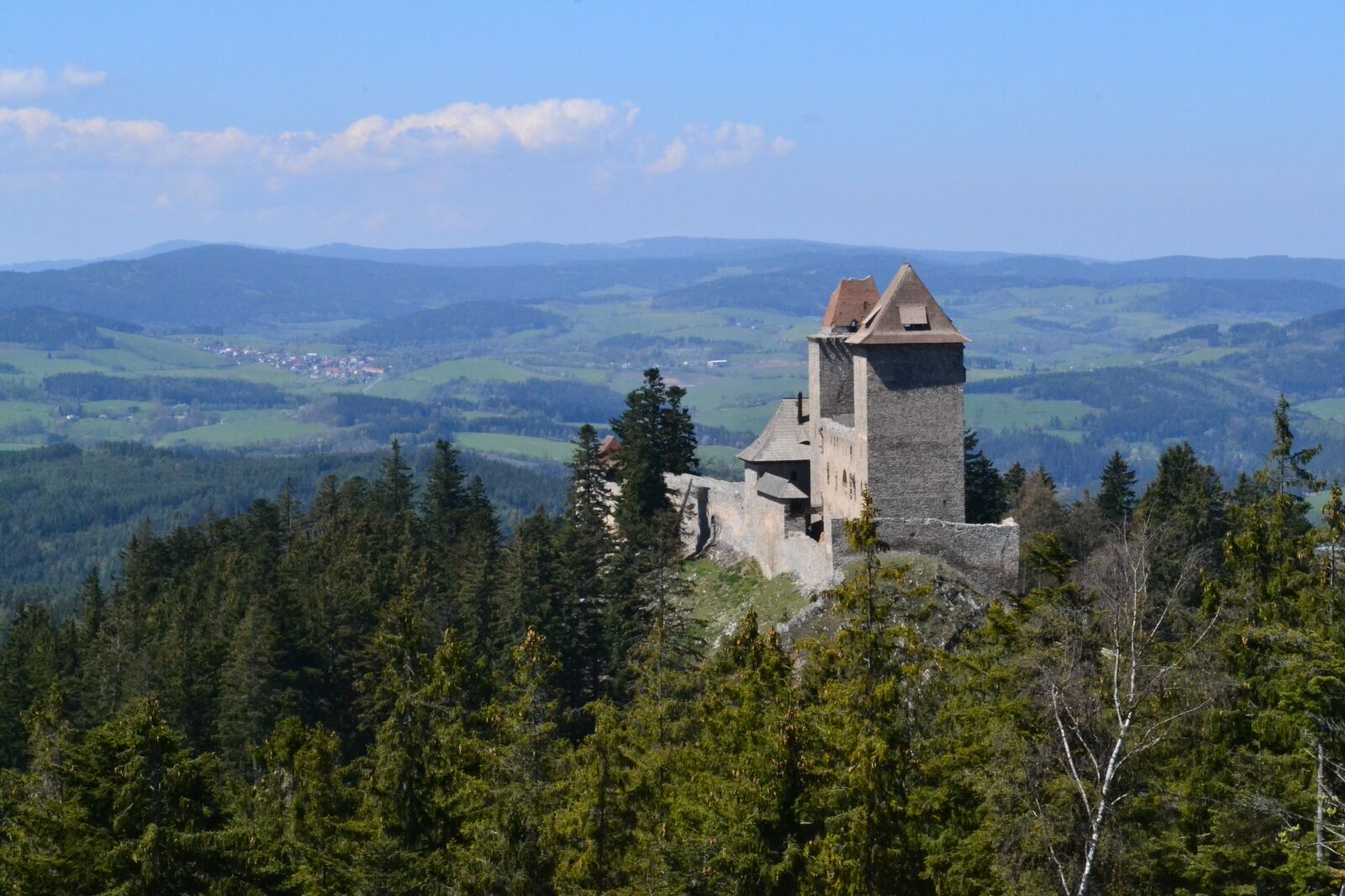 Nikon D3100 sample photo. Kašperk, castles, view photography