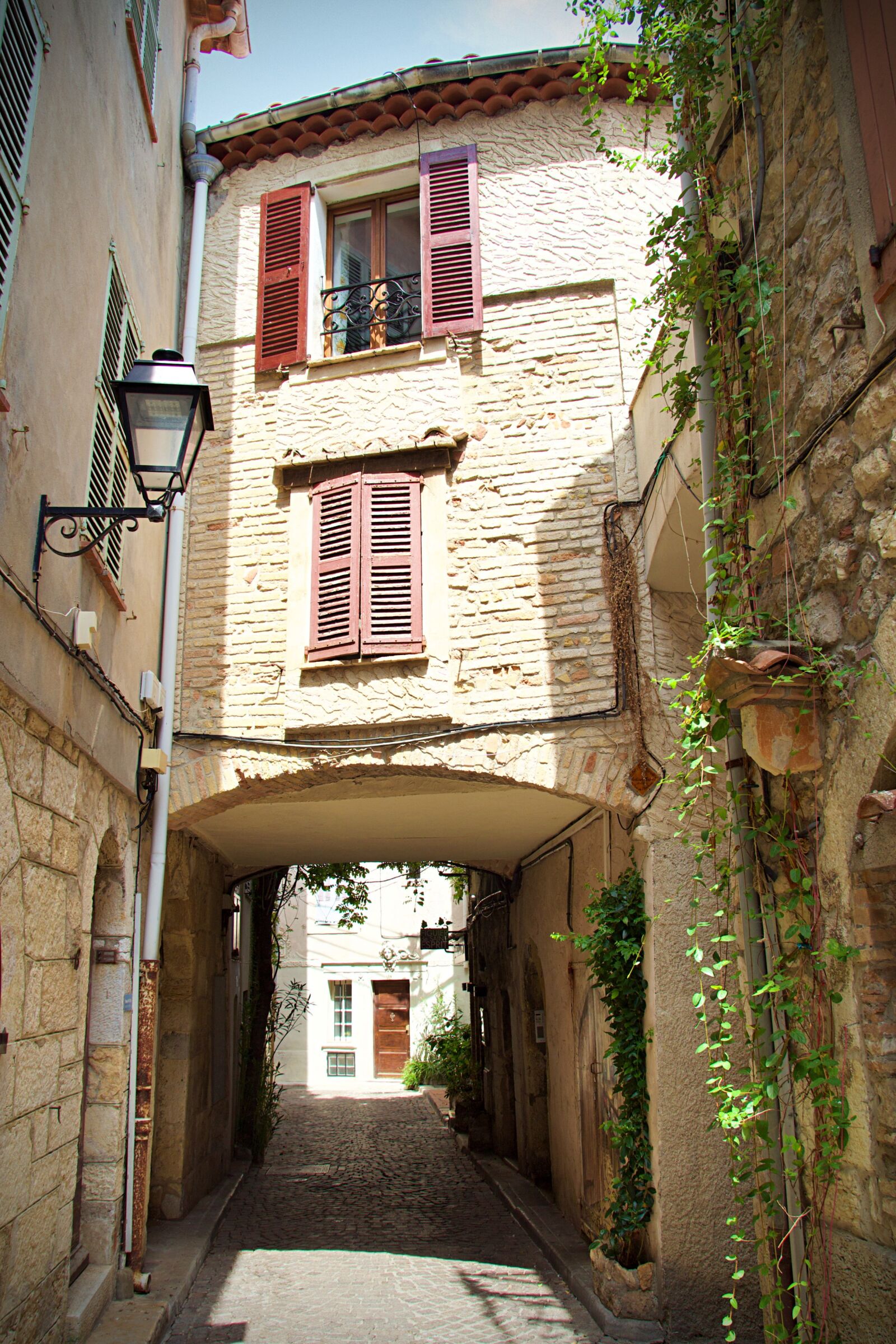 Canon EOS 600D (Rebel EOS T3i / EOS Kiss X5) sample photo. France, antibes, summer photography