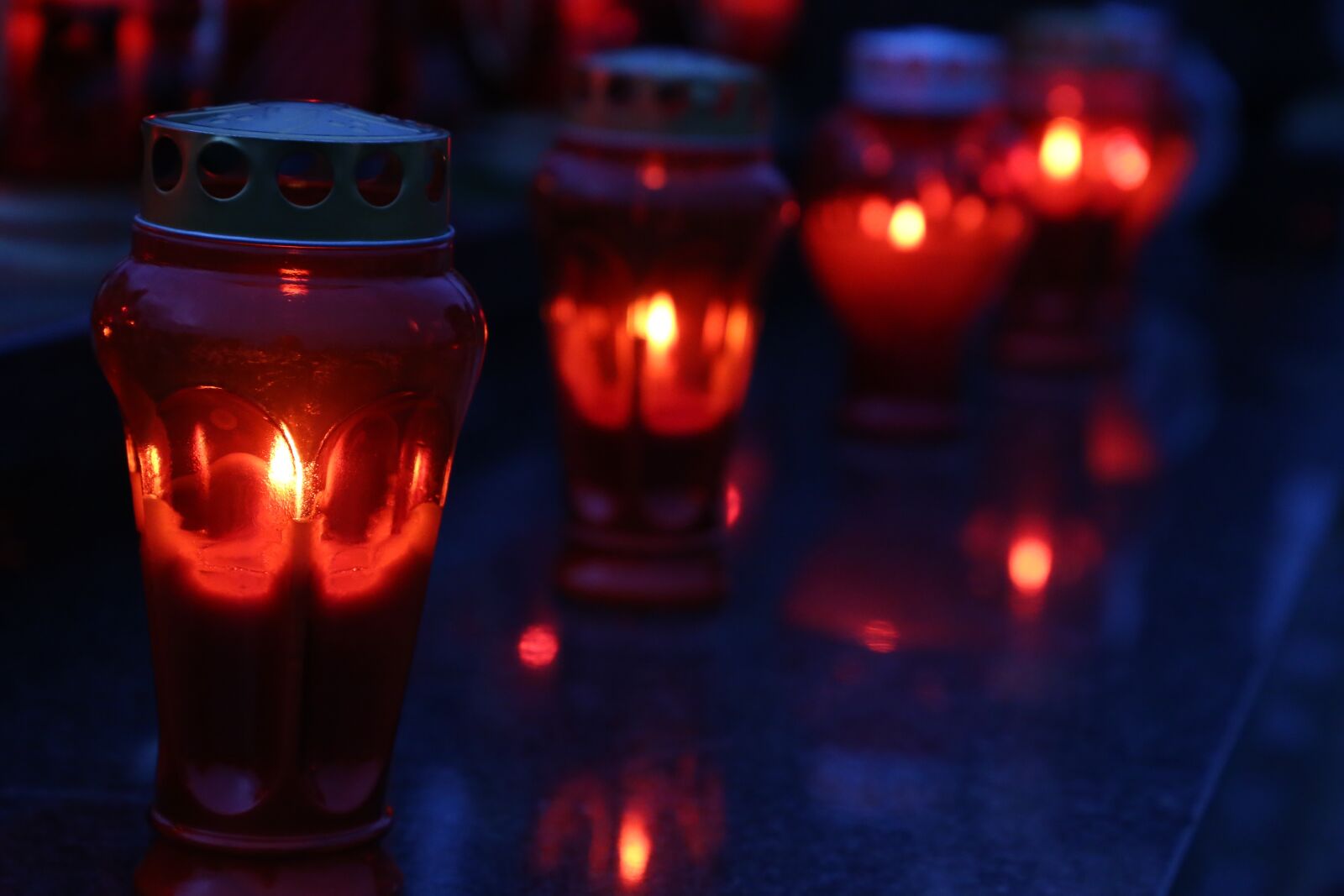 Canon EF 24-105mm F3.5-5.6 IS STM sample photo. All saints, red candles photography