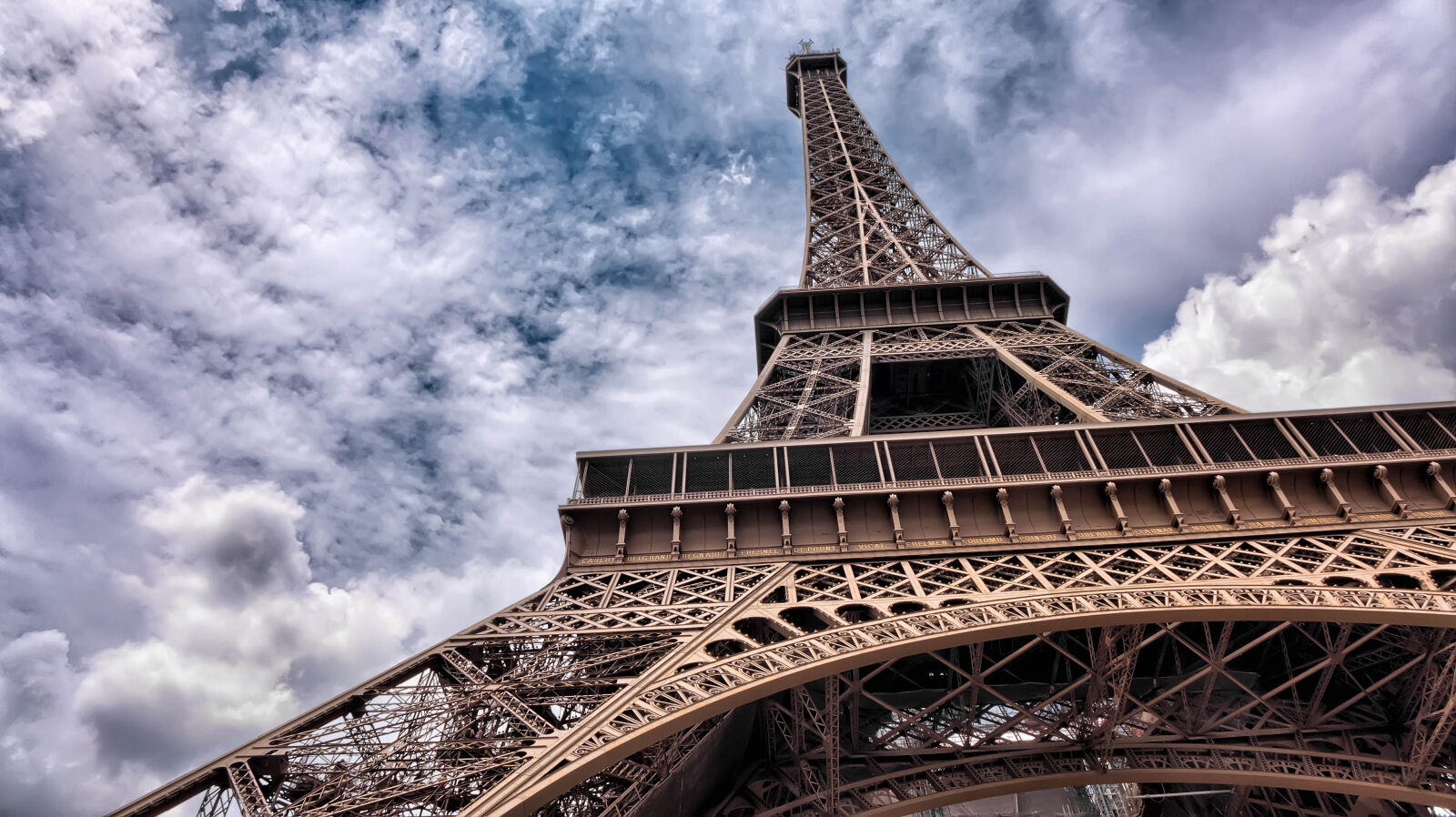 Panasonic Lumix DMC-LX7 sample photo. Eiffel, tower, during, daytime photography