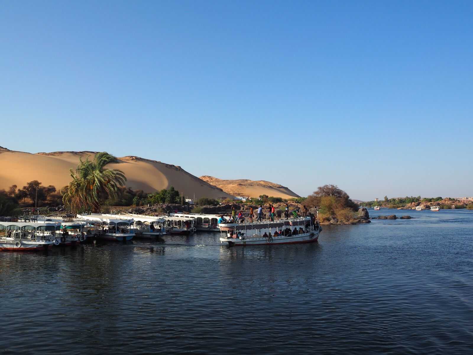 Olympus OM-D E-M10 sample photo. The nile, egypt, aswan photography