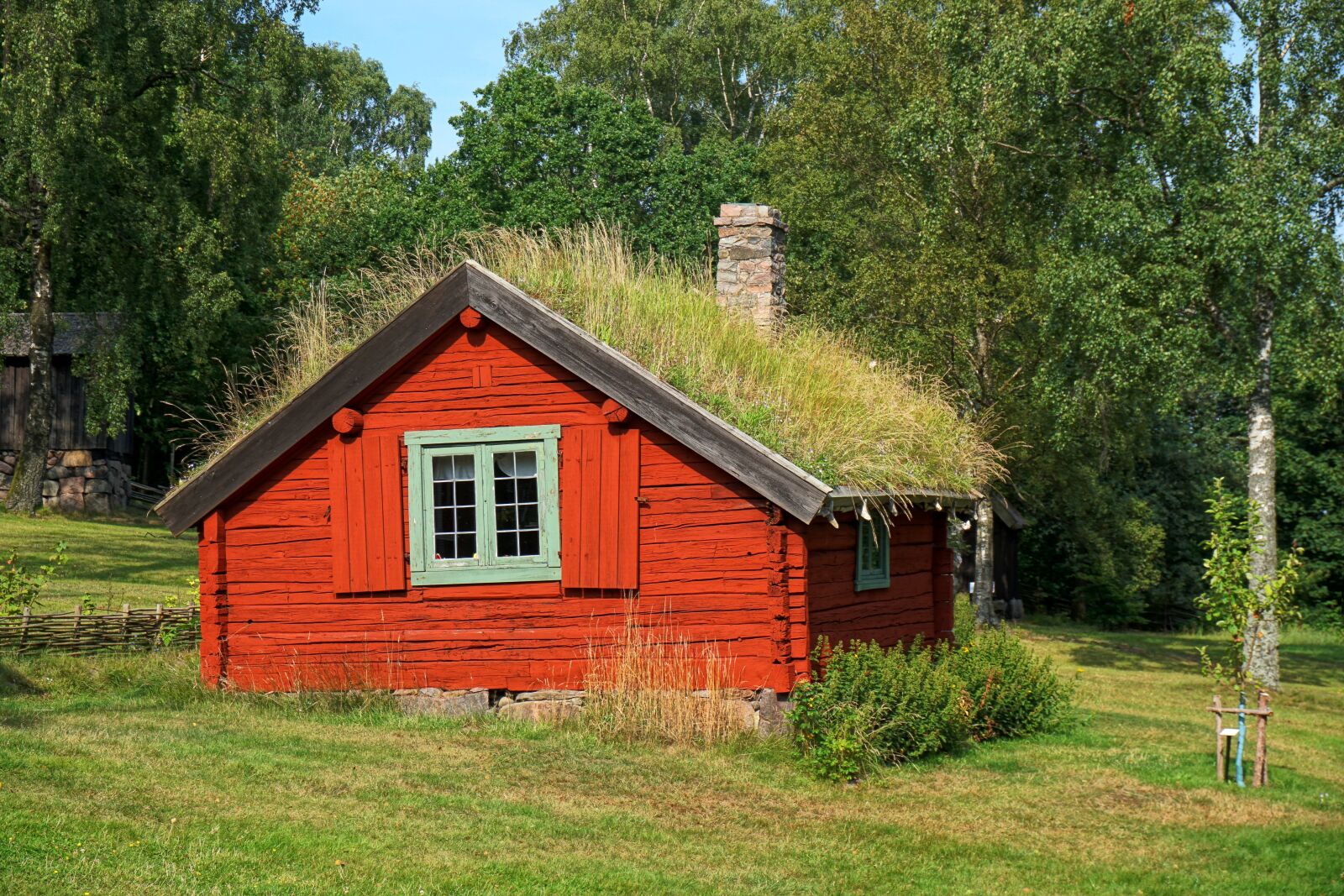 Sony E 16-50mm F3.5-5.6 PZ OSS sample photo. Hut, farmhouse, old photography