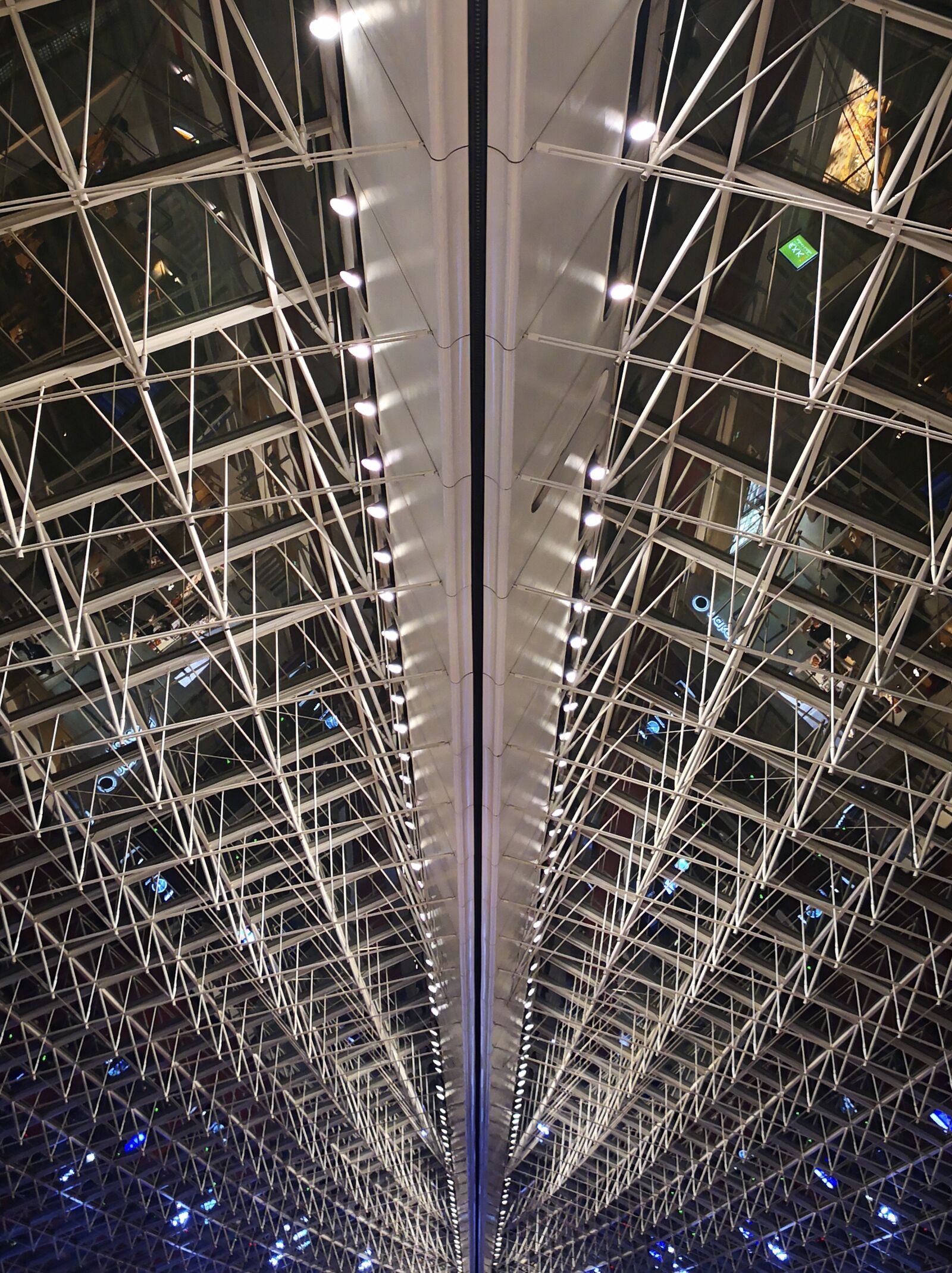 Apple iPhone XS sample photo. Airport, paris, ceiling photography
