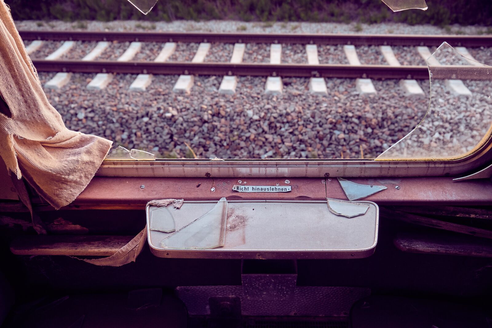 Fujifilm XF 18-55mm F2.8-4 R LM OIS sample photo. Train, window, lean out photography