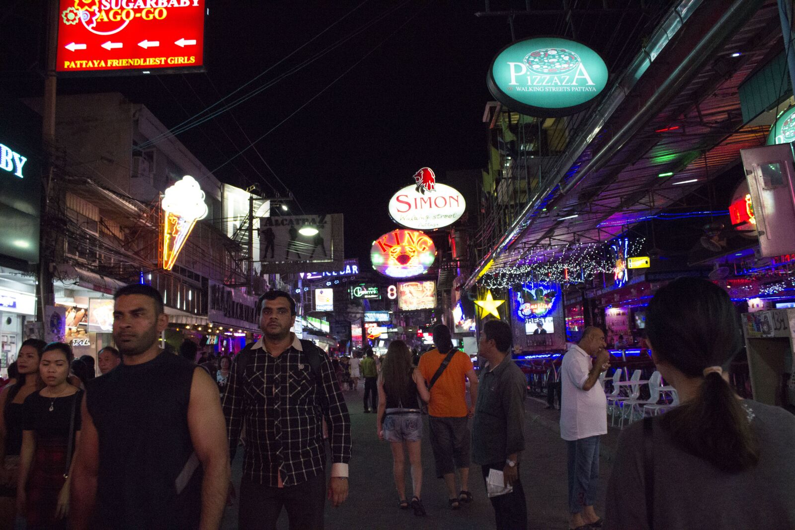 Canon EOS 600D (Rebel EOS T3i / EOS Kiss X5) sample photo. Thailand, night, lively photography