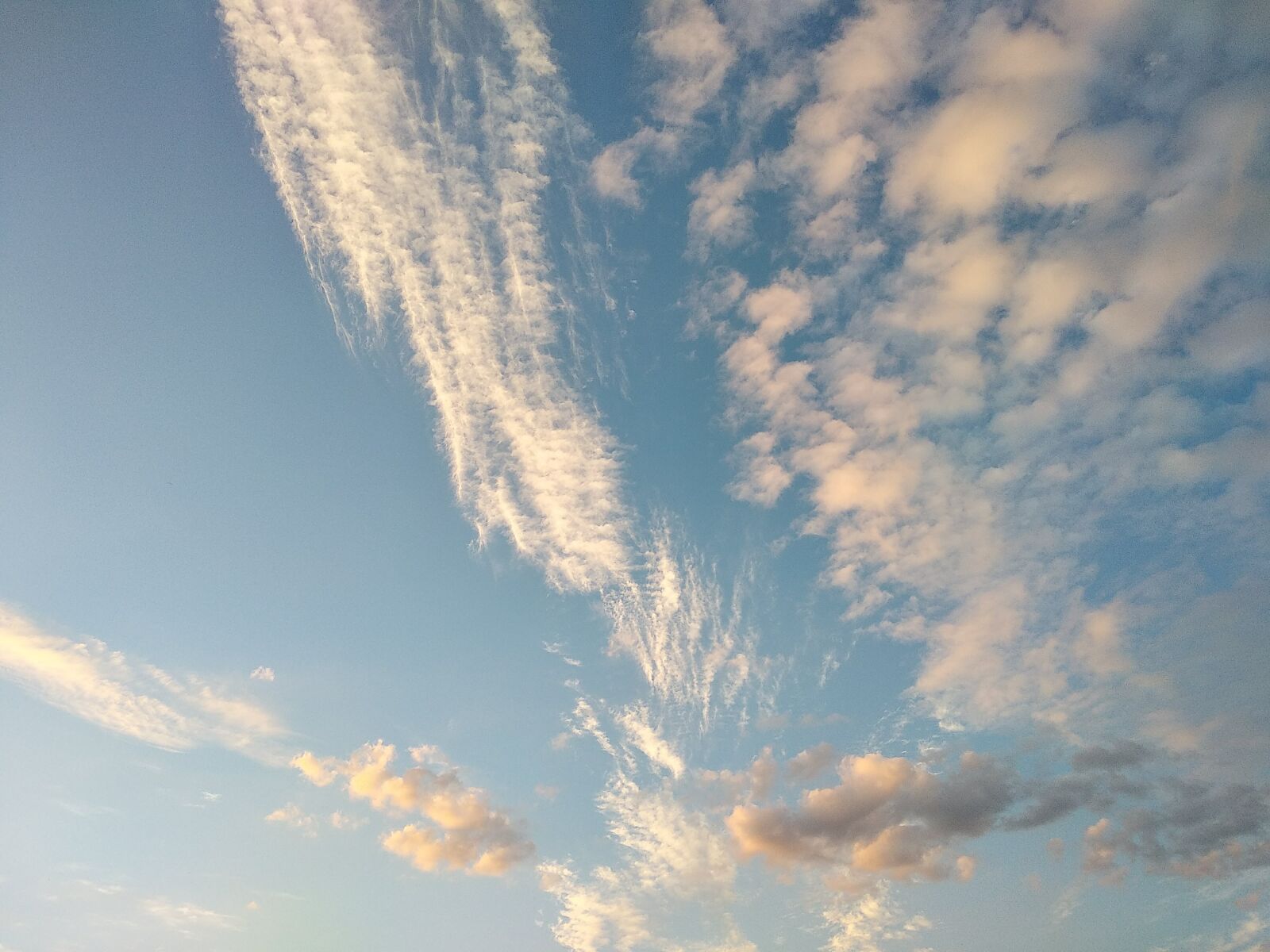 Xiaomi Redmi 5 Plus sample photo. Clouds, sky, blue photography