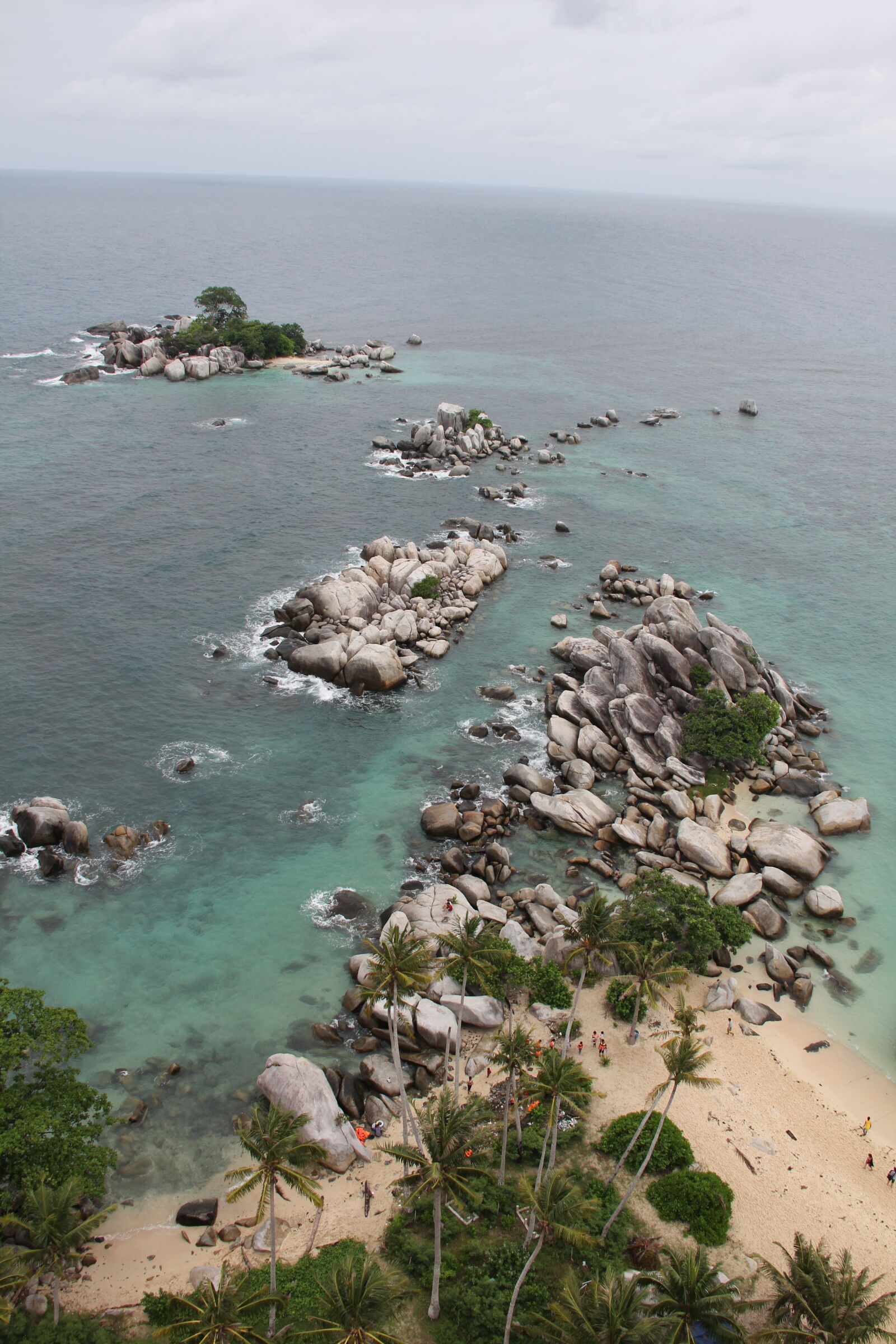 Canon EF-S 18-135mm F3.5-5.6 IS sample photo. Beach, belitung, cliff, coast photography