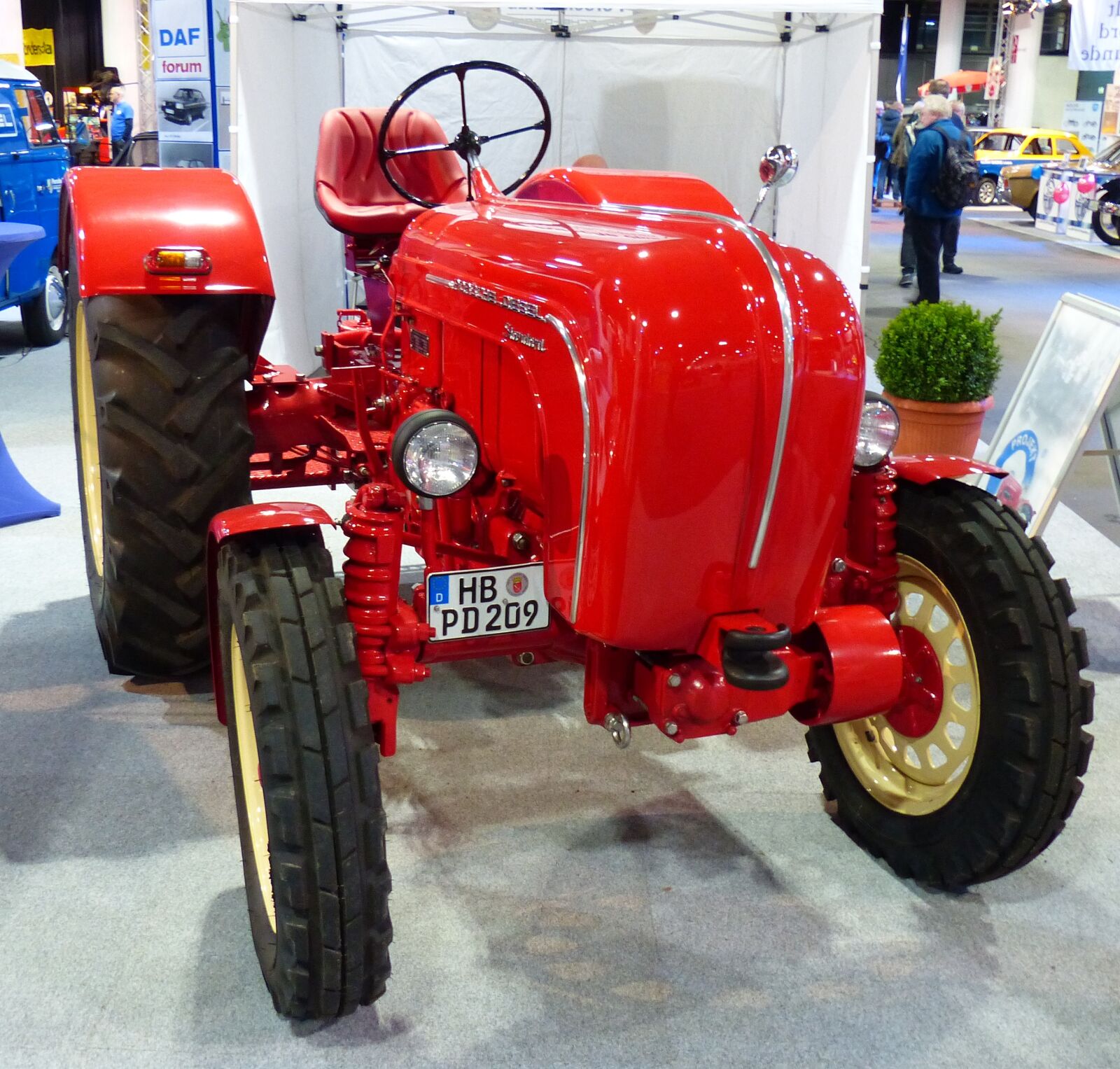 Panasonic Lumix DMC-FZ200 sample photo. Fair, exhibition, oldtimer photography