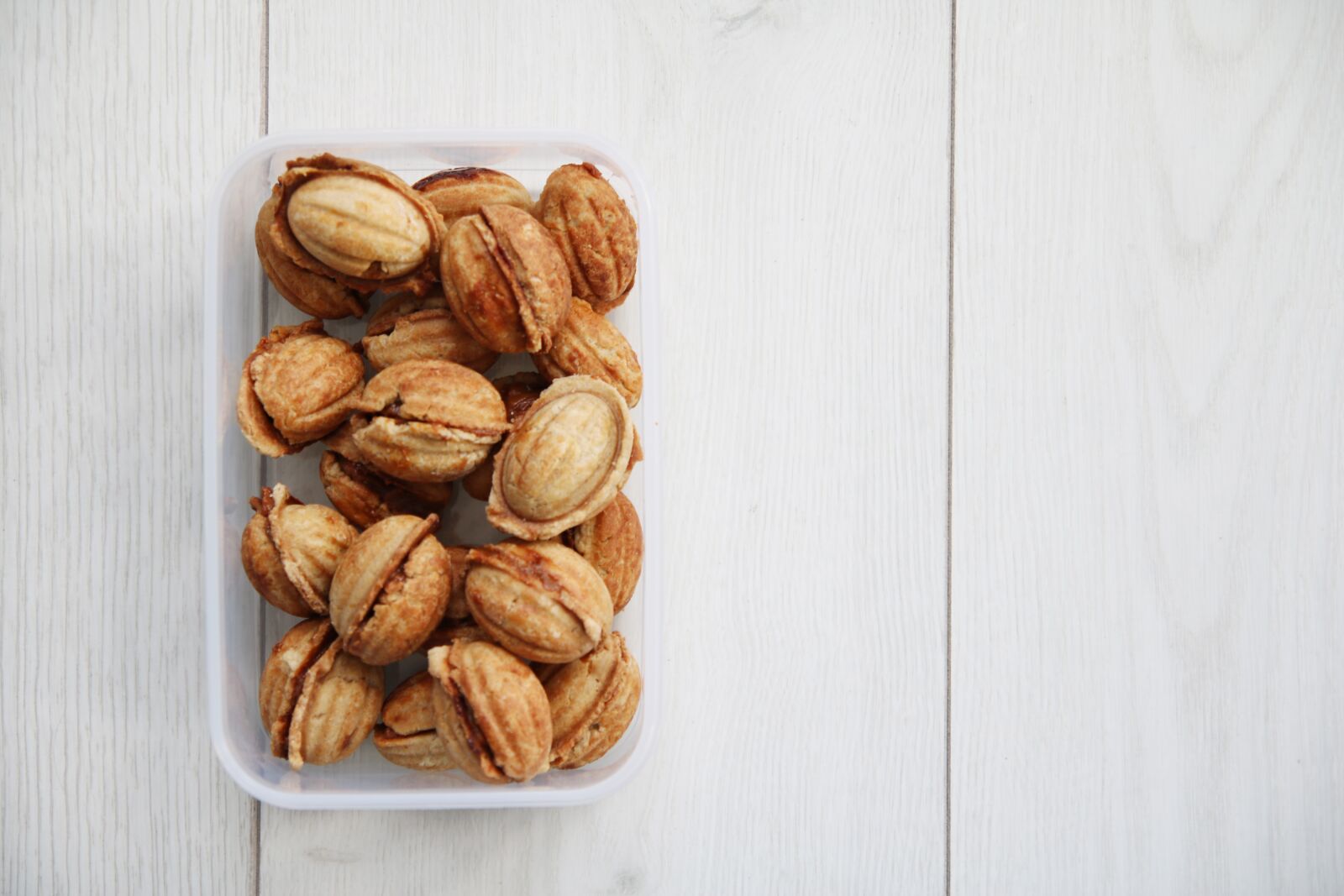 Tamron SP AF 17-50mm F2.8 XR Di II LD Aspherical (IF) sample photo. Nuts, cookie, recipe photography