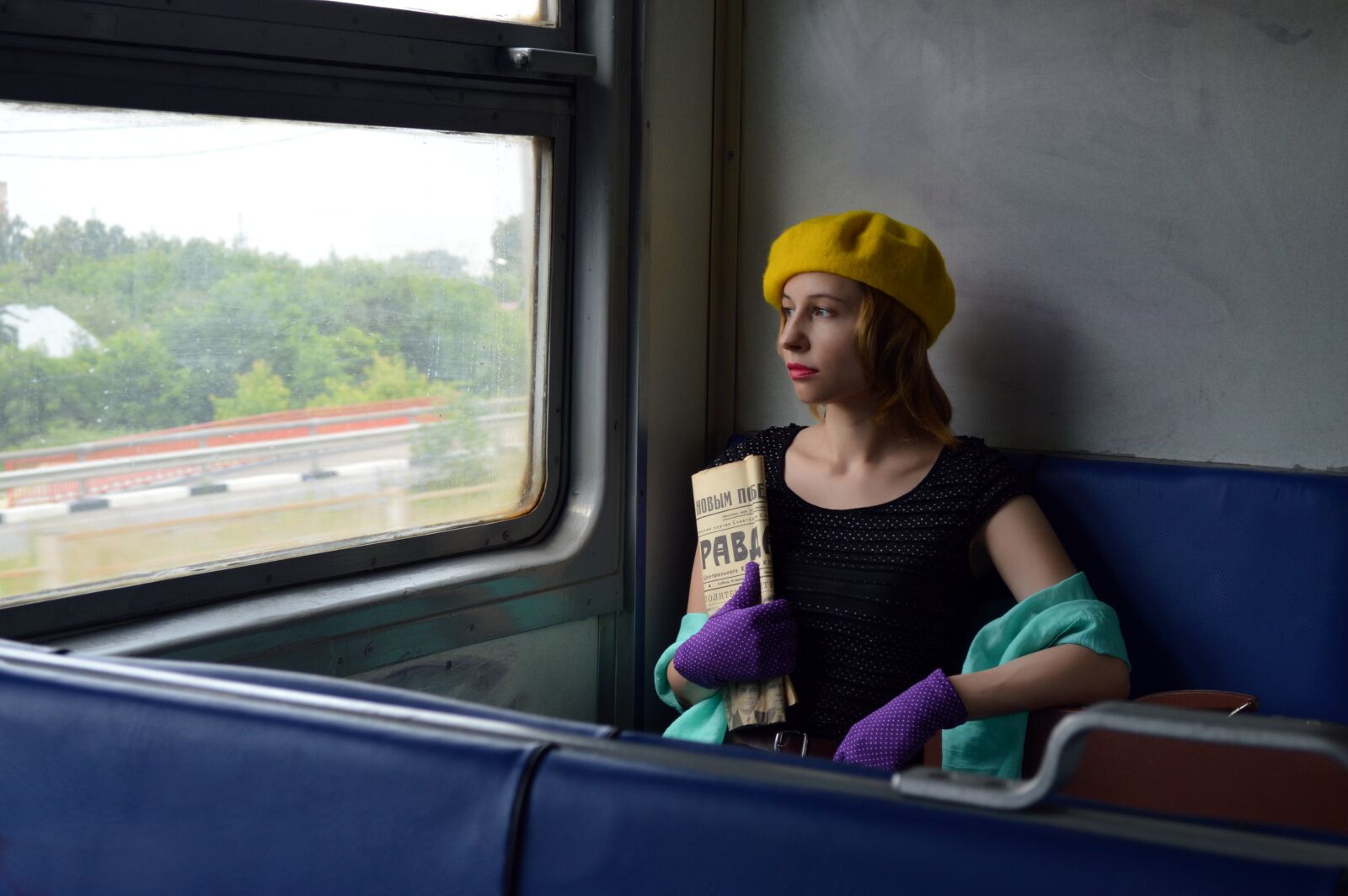 Nikon D3200 sample photo. Railway carriage, passenger, woman photography