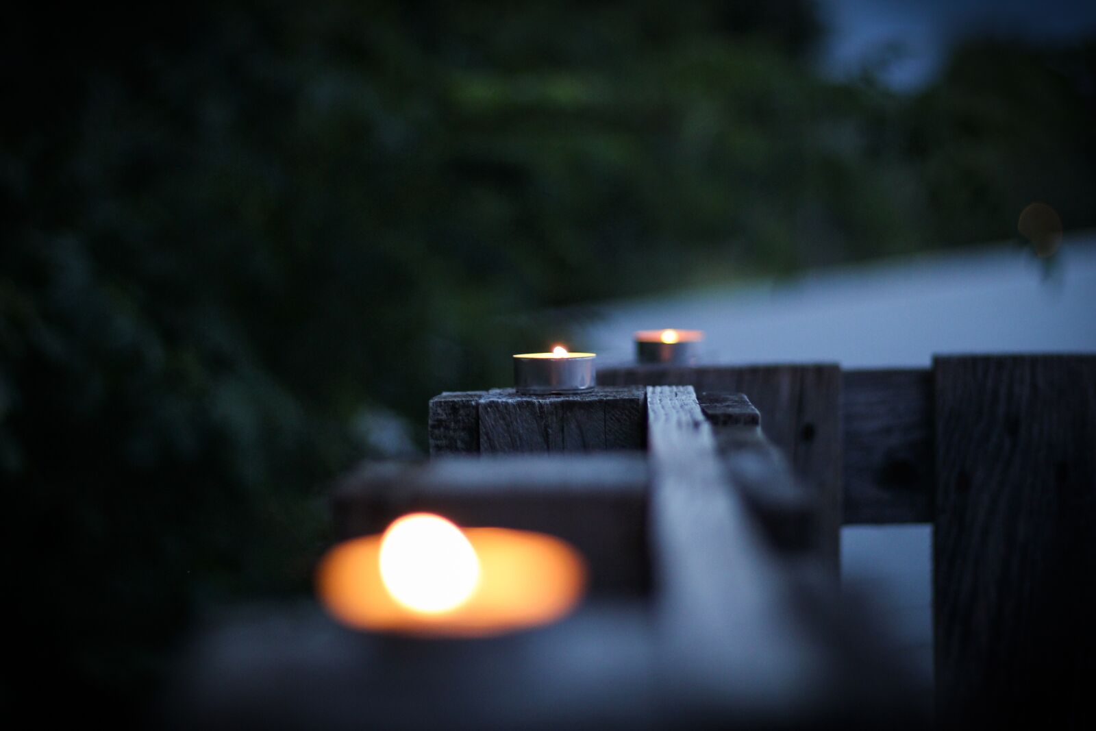 Canon EOS 100D (EOS Rebel SL1 / EOS Kiss X7) + Canon EF 50mm F1.8 STM sample photo. Candle, light, flame photography