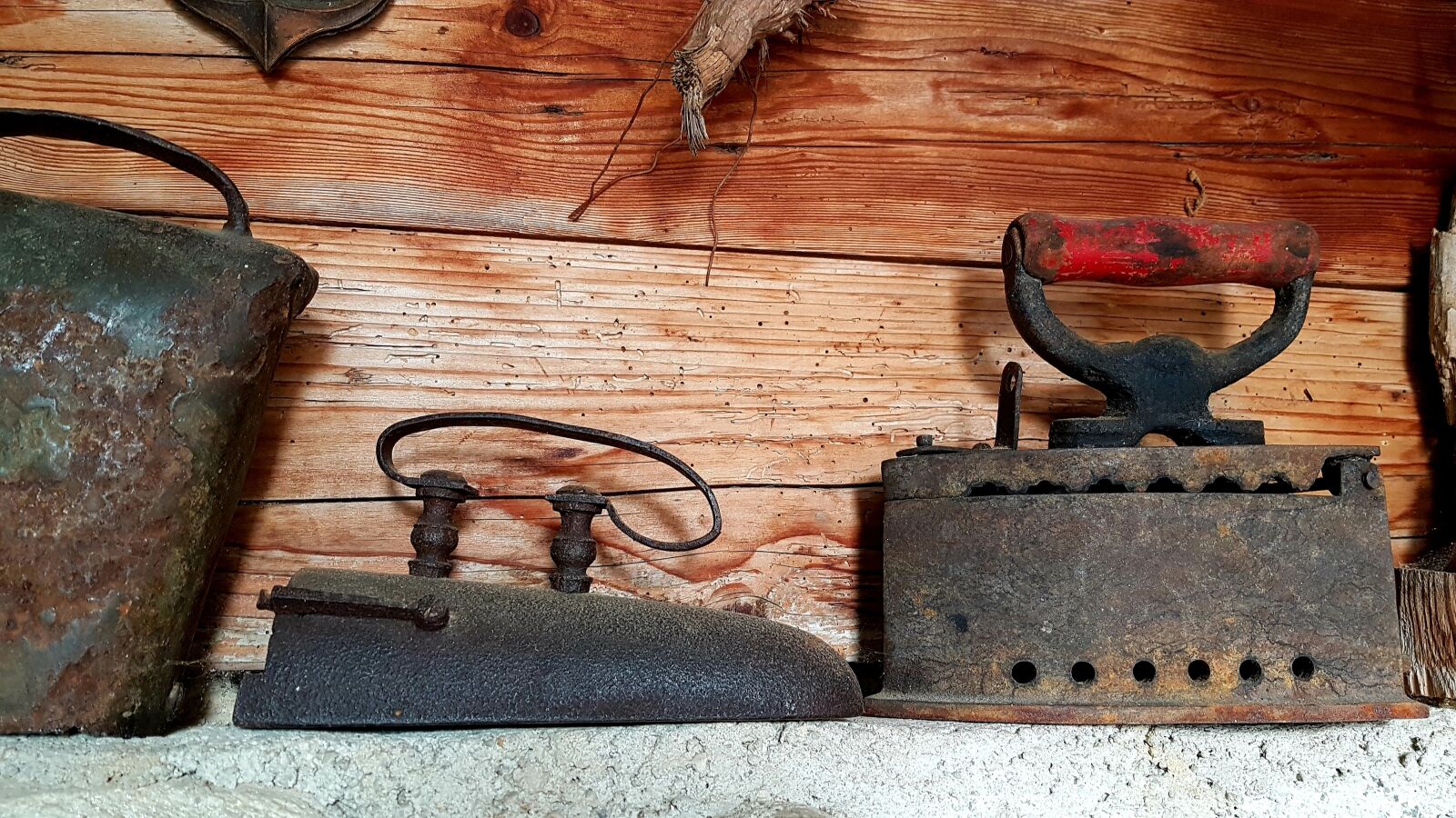 Samsung Galaxy S7 Edge sample photo. Iron, old, antique photography