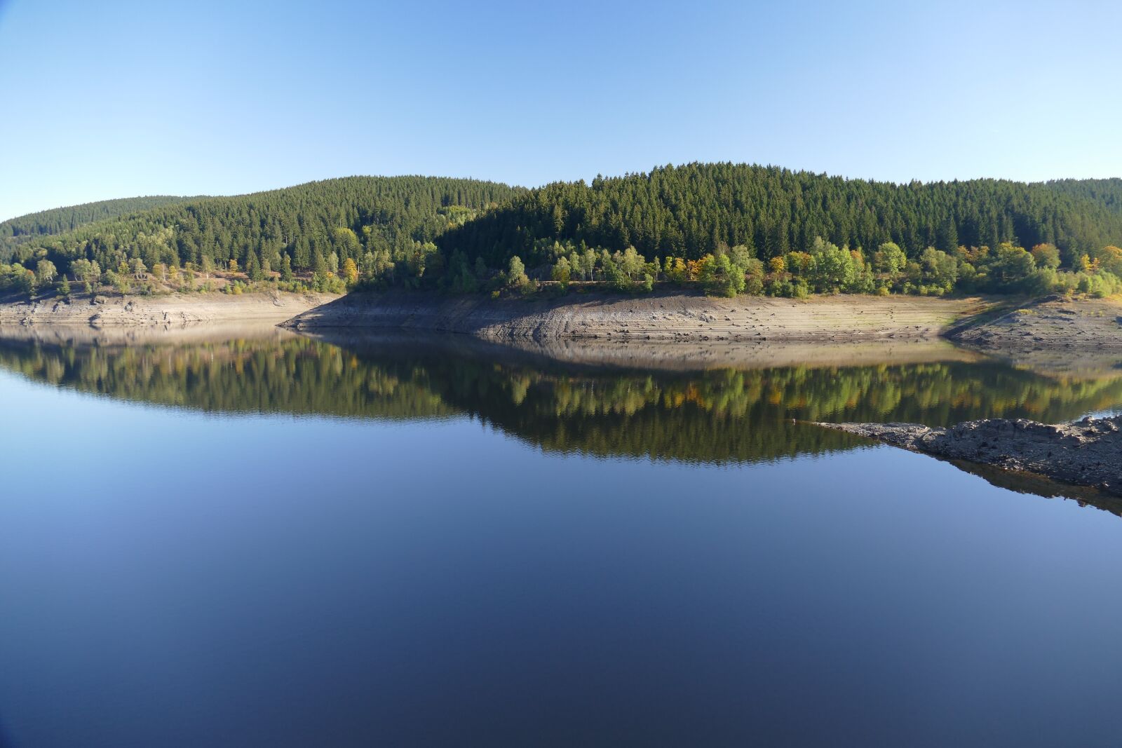 Panasonic Lumix DMC-FZ1000 sample photo. Panorama, oker, reservoir photography