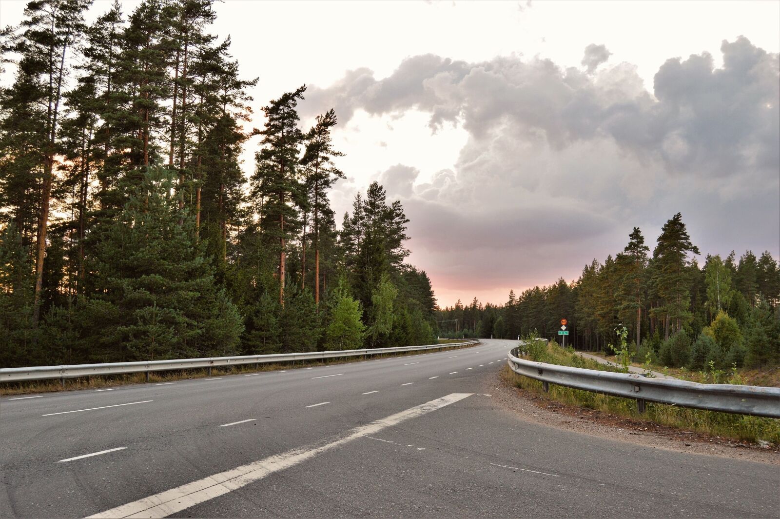 Nikon D3200 sample photo. Road, vaggeryd, summer photography