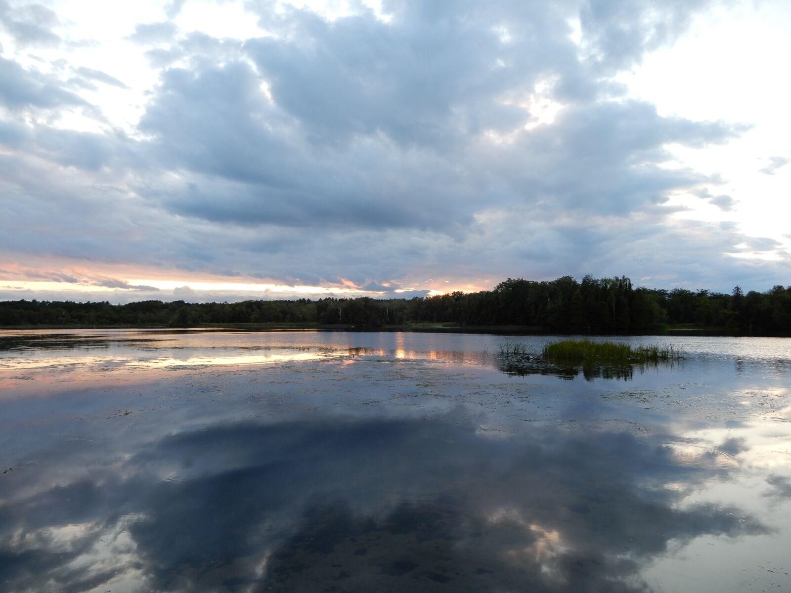Nikon Coolpix A900 sample photo. Sunset, lake, clouds photography