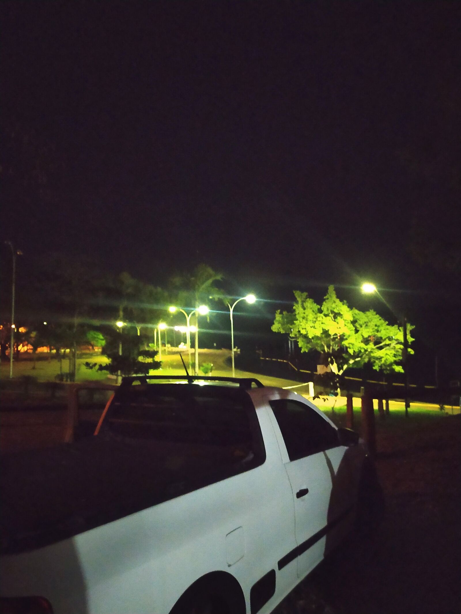 Xiaomi Redmi Note 8 sample photo. Car, beach, night photography