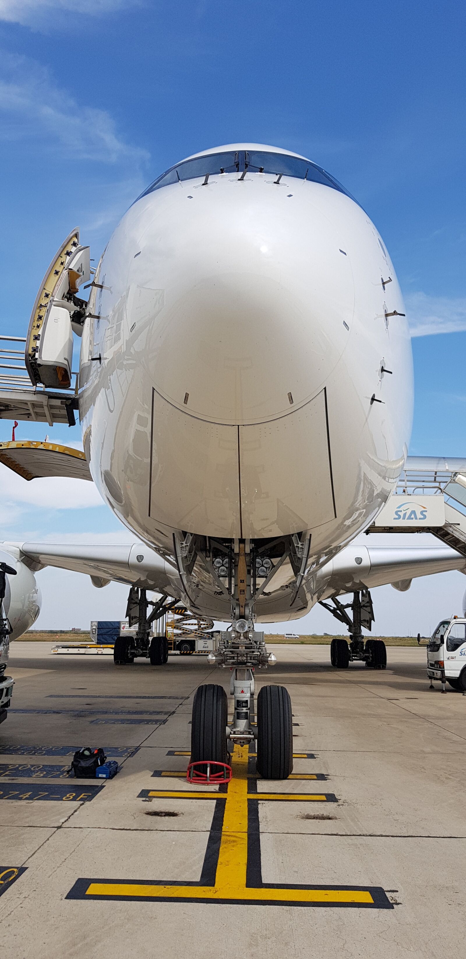Samsung Galaxy S8 sample photo. Aircraft, airport, cockpit photography