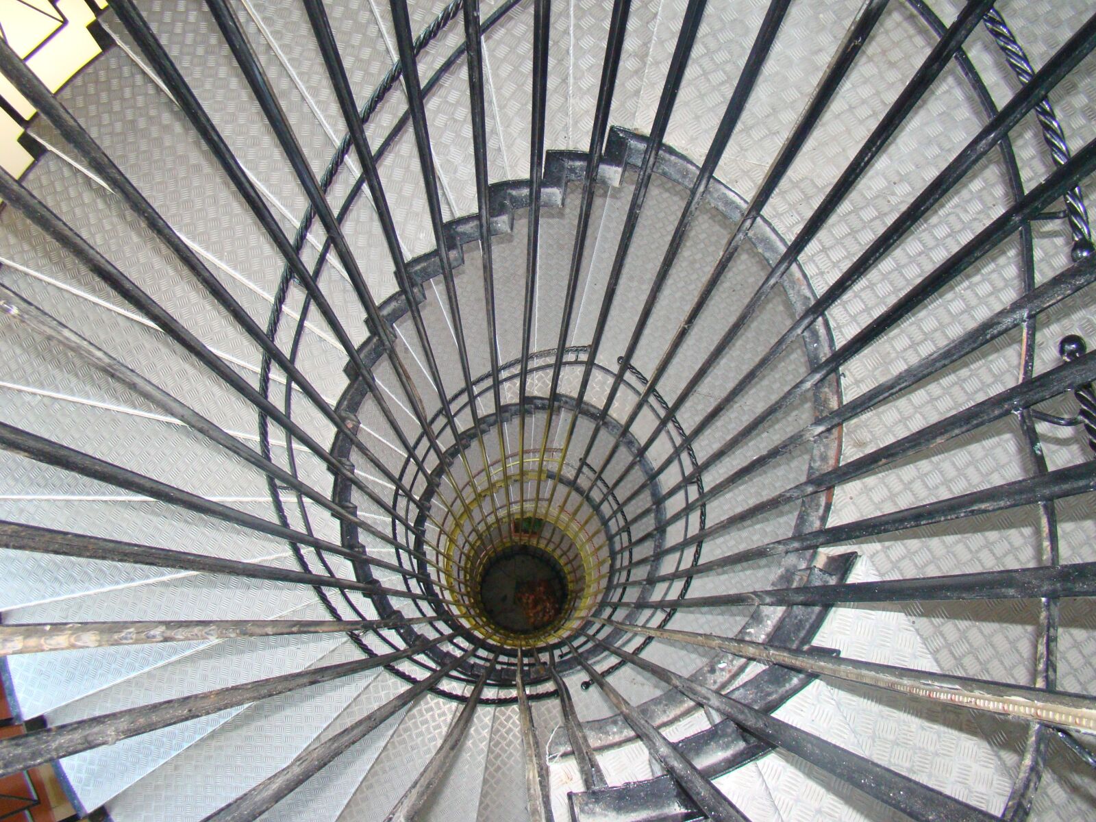 Sony Cyber-shot DSC-H50 sample photo. Stairs, spiral staircase, tower photography