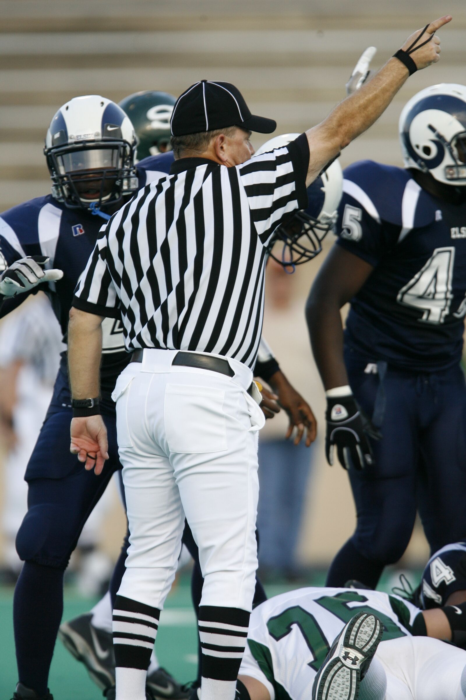 Canon EOS-1D Mark II N sample photo. American football, football official photography