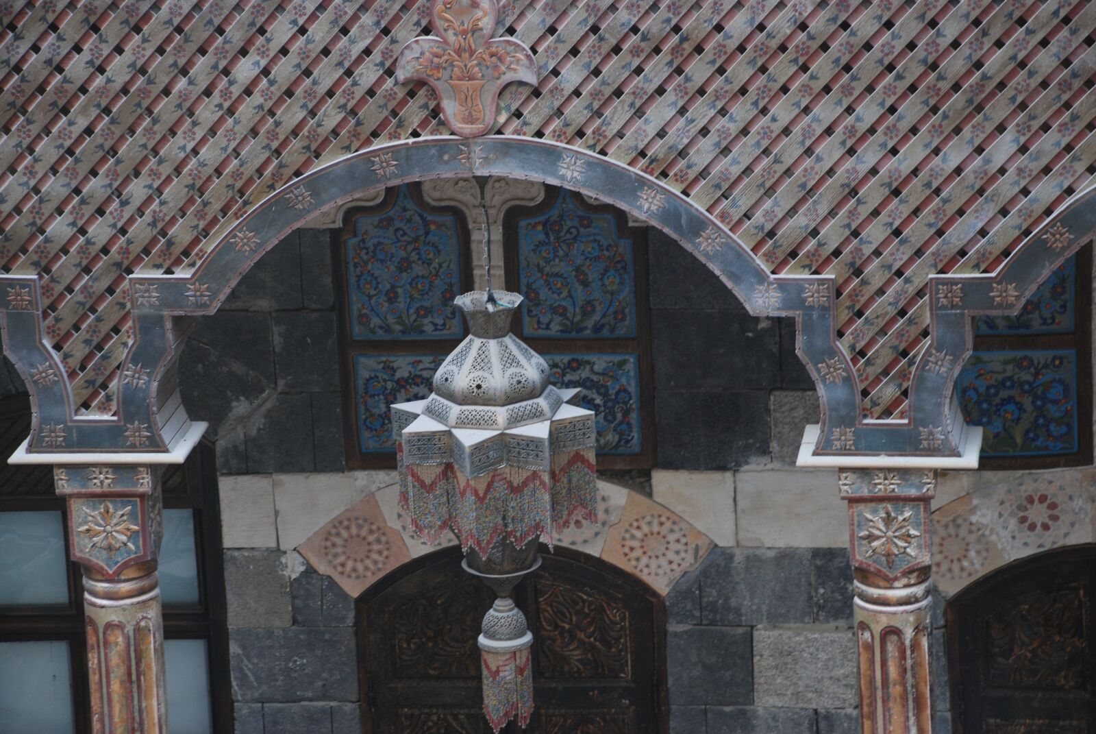 Nikon D80 sample photo. Arabic, woodcarving, houses photography