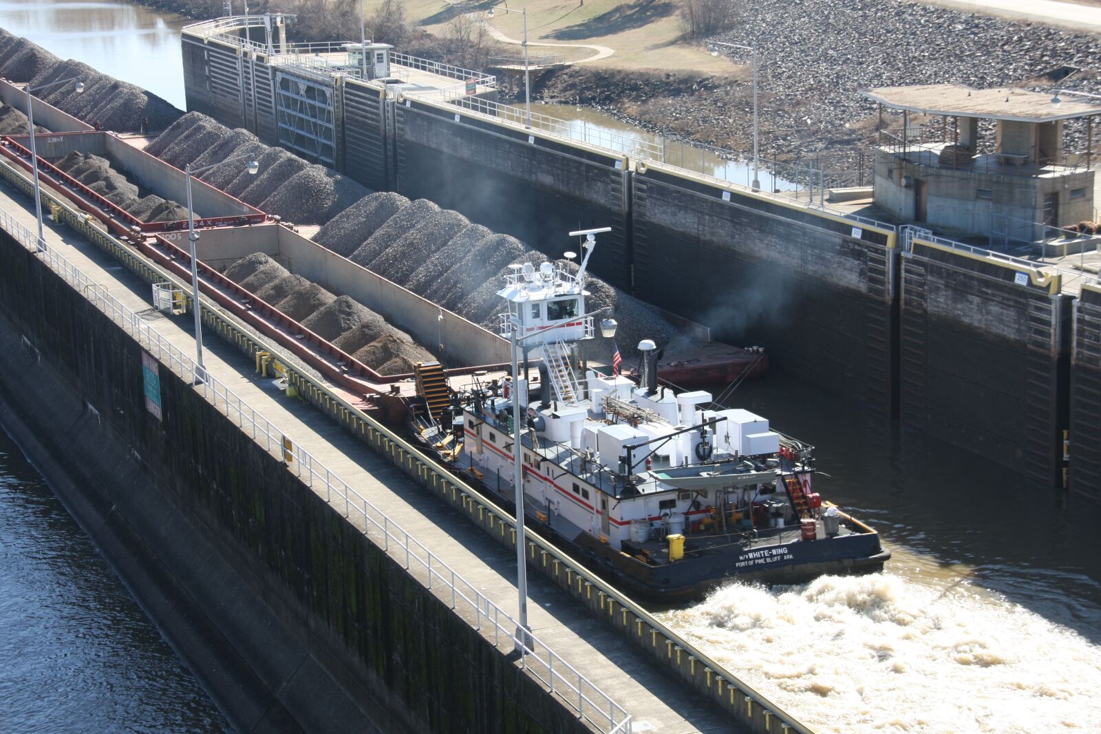 Canon EOS 40D sample photo. Barge entering lock and photography