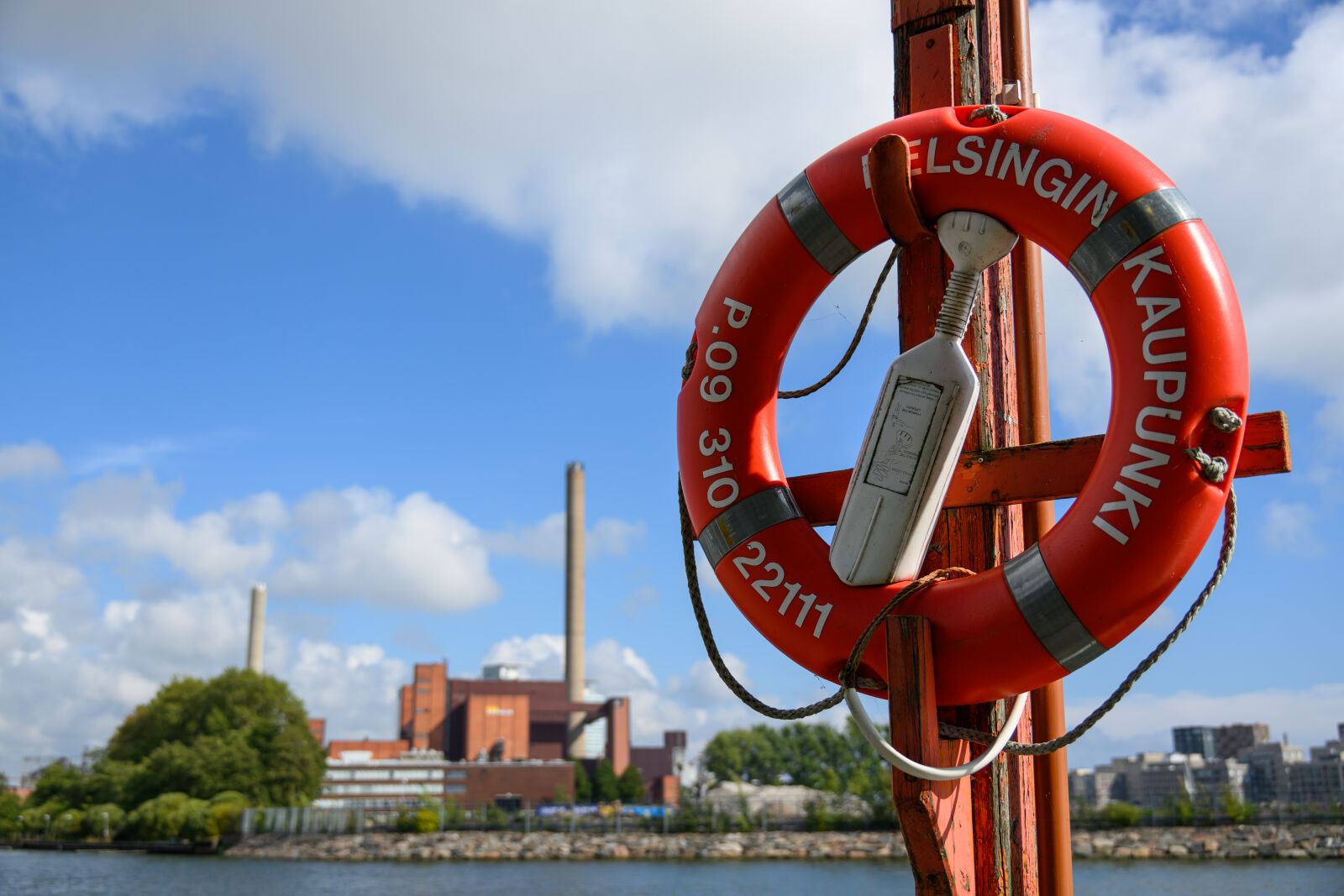 Nikon Z8 sample photo. Seaside lifebuoy photography