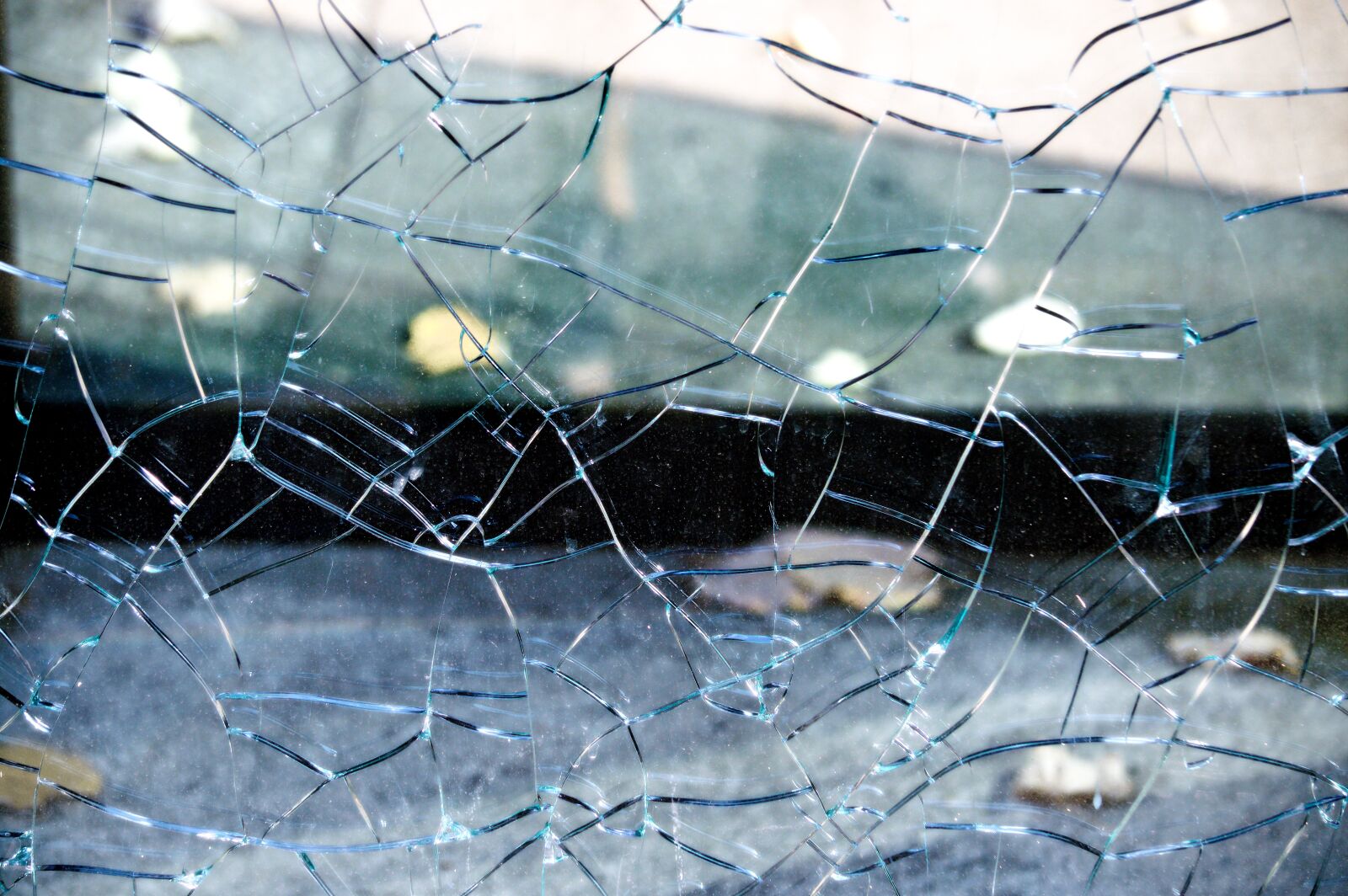Nikon D3200 sample photo. Disc, broken, phone booth photography