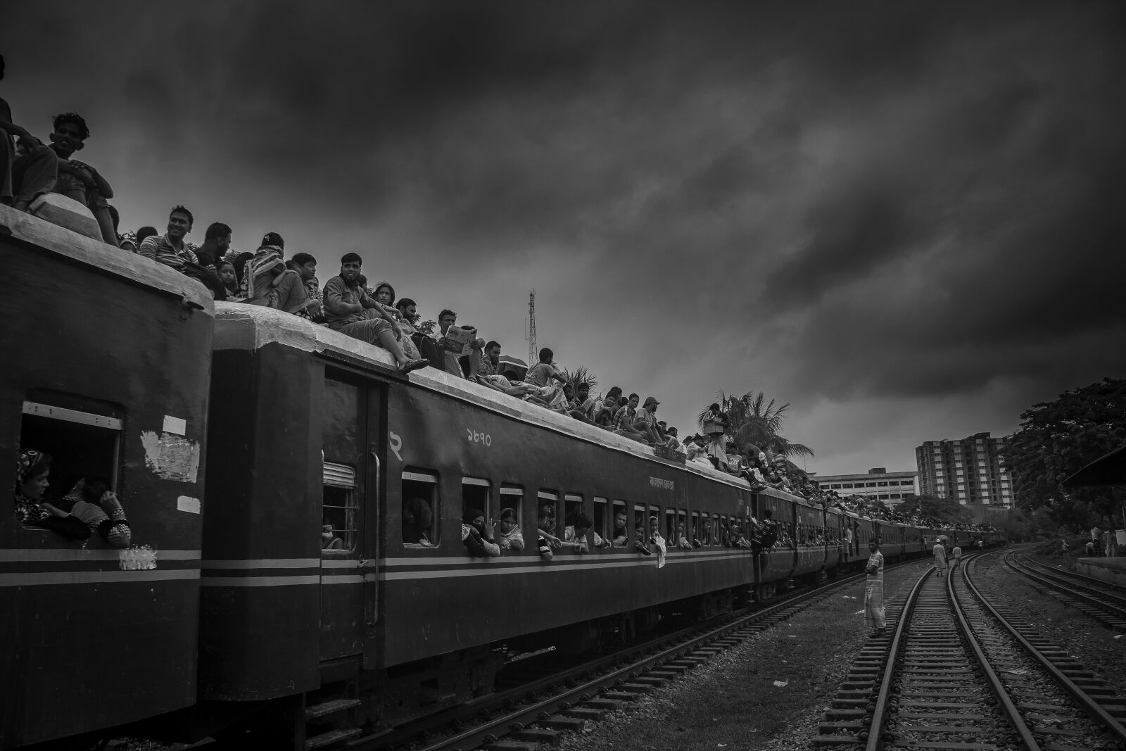 Canon EOS 60D sample photo. Train, eid, bangladesh photography