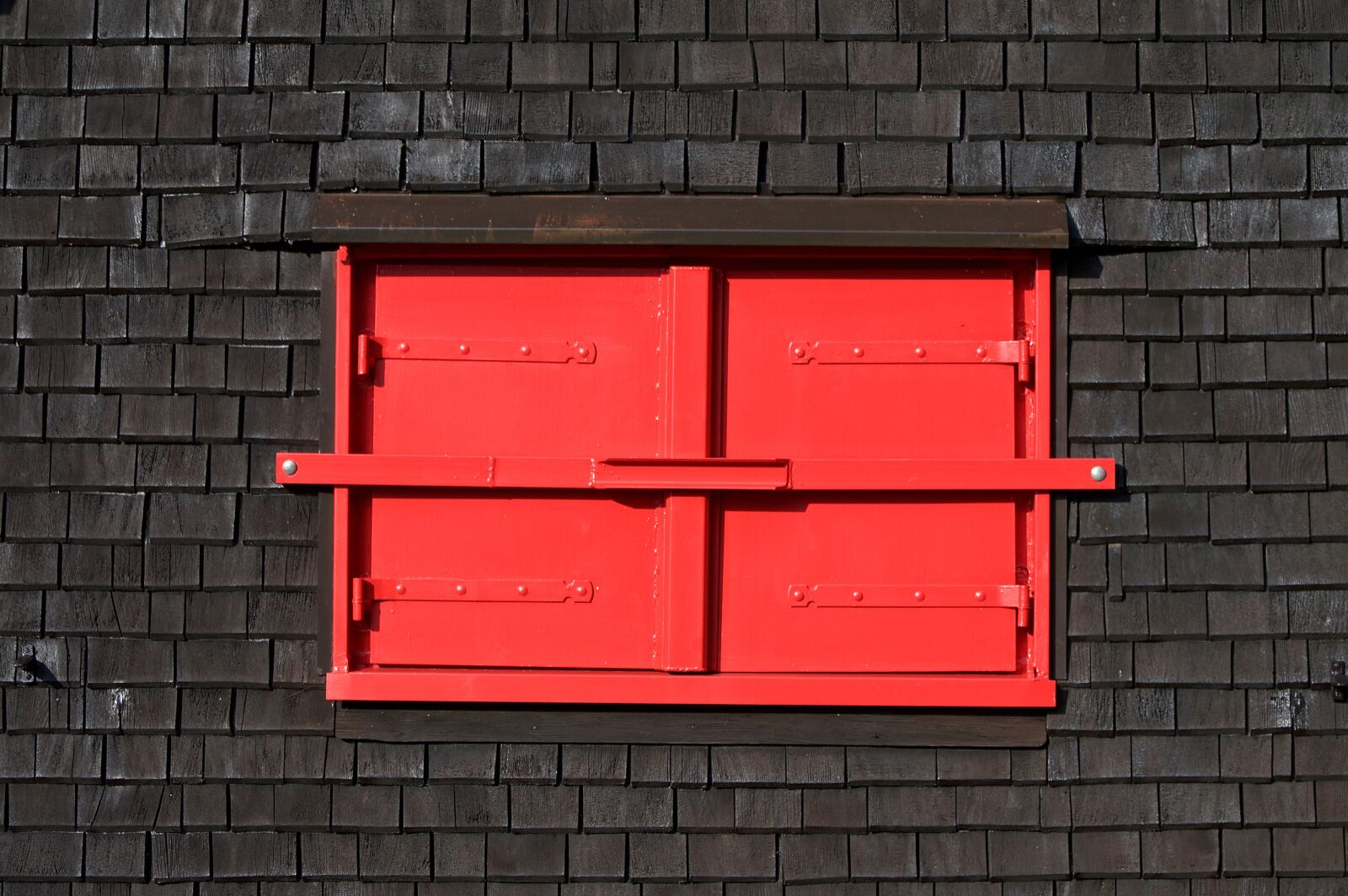 Nikon D3200 sample photo. Window, shutters, closed photography