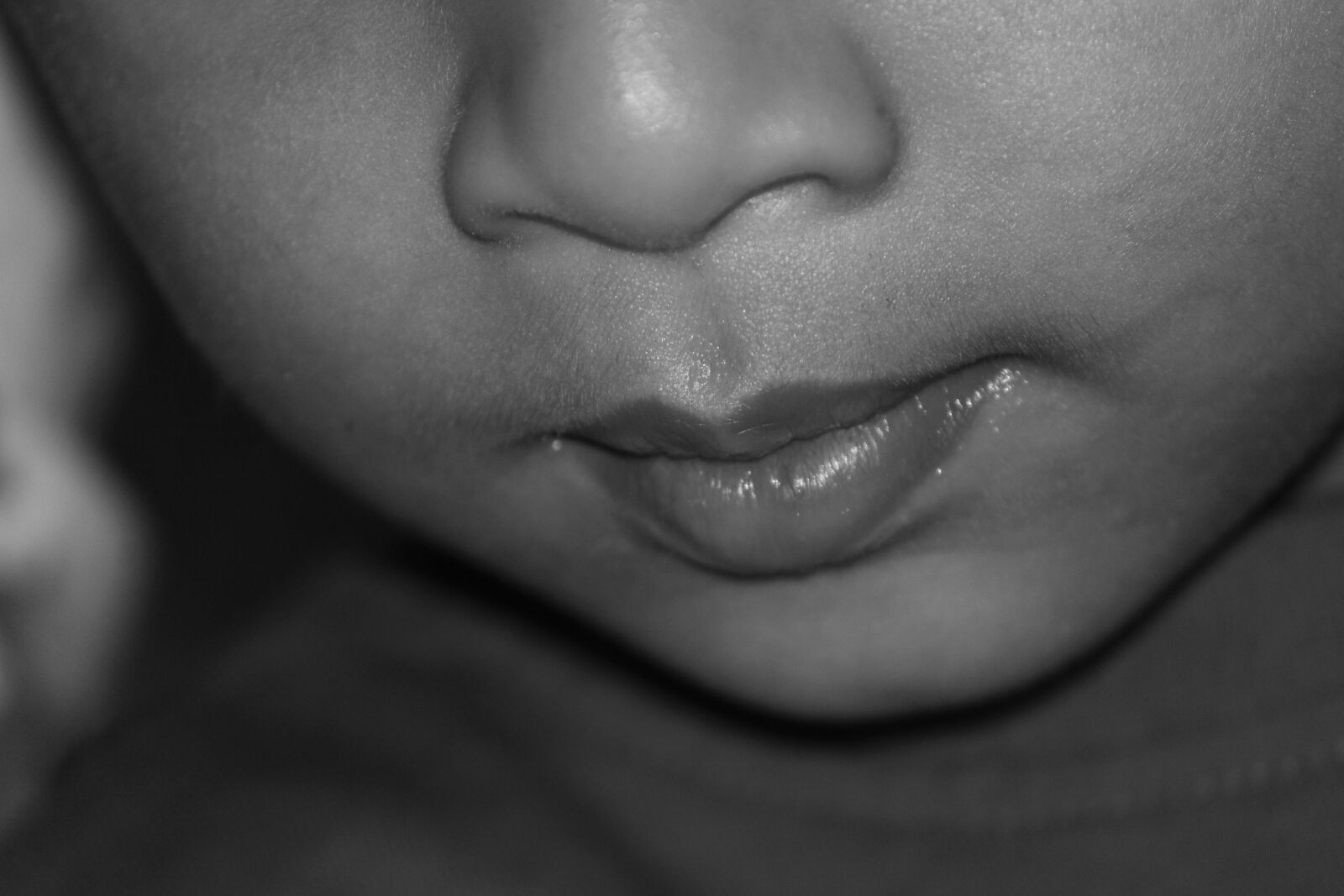 Canon EF-S 55-250mm F4-5.6 IS II sample photo. Innocence, kids, lips photography