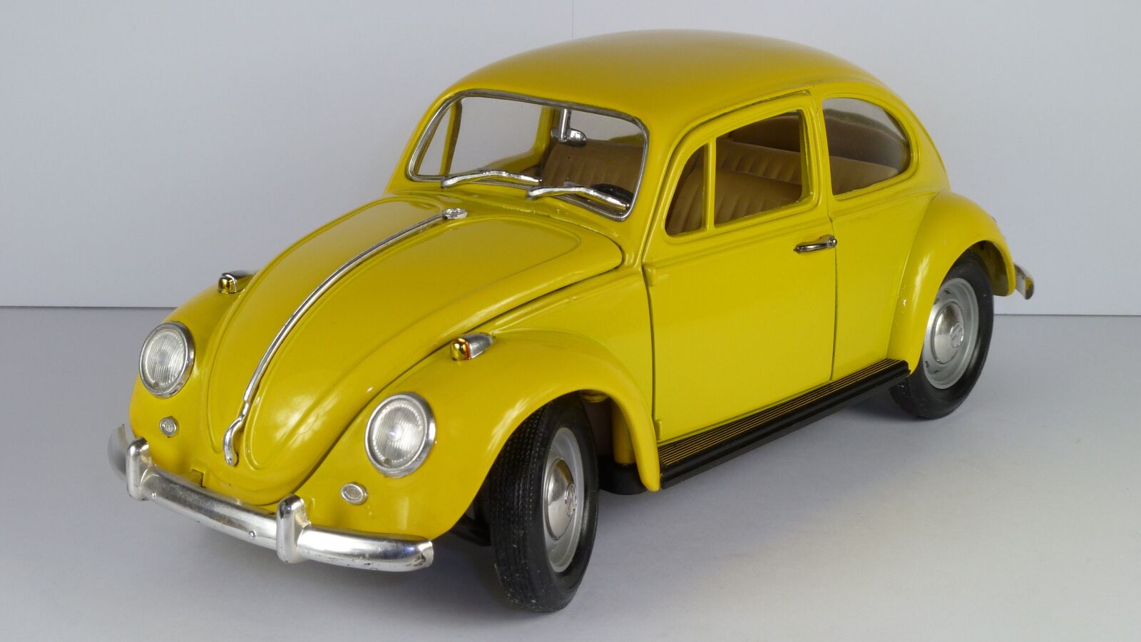 Panasonic Lumix DMC-ZS7 (Lumix DMC-TZ10) sample photo. Vw beetle, vw k photography
