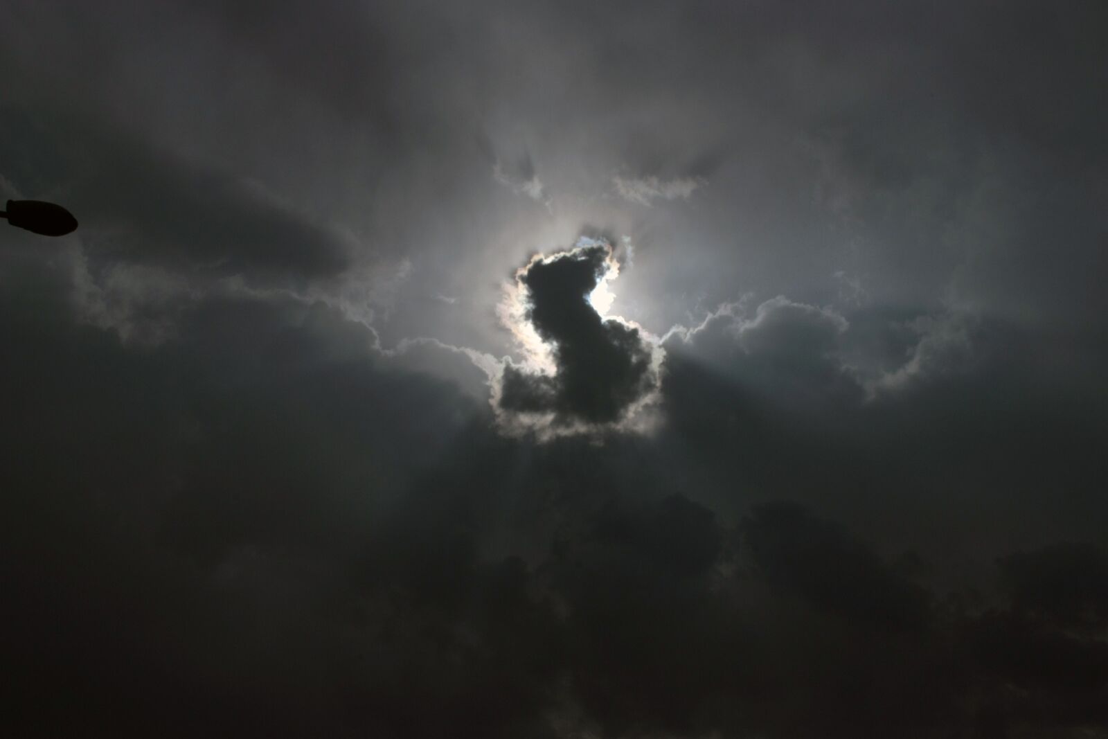 Canon EOS 450D (EOS Rebel XSi / EOS Kiss X2) sample photo. Night sky, cloud, moon photography