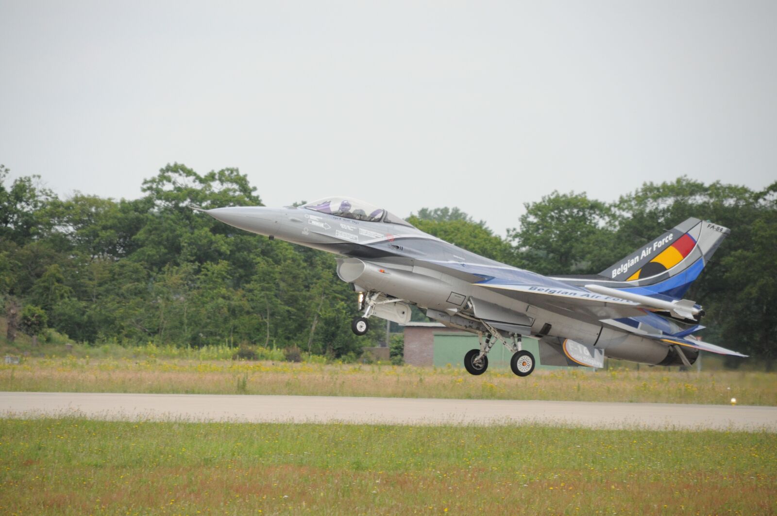 Nikon D5000 sample photo. Aircraft, airport, military photography