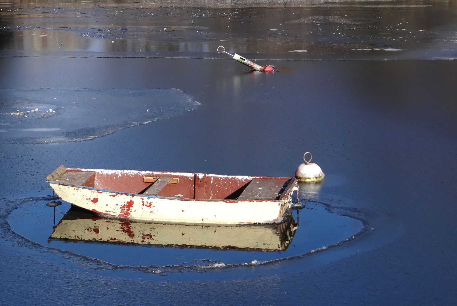 Sony DSC-HX200V sample photo. Christiania, boat, frost photography