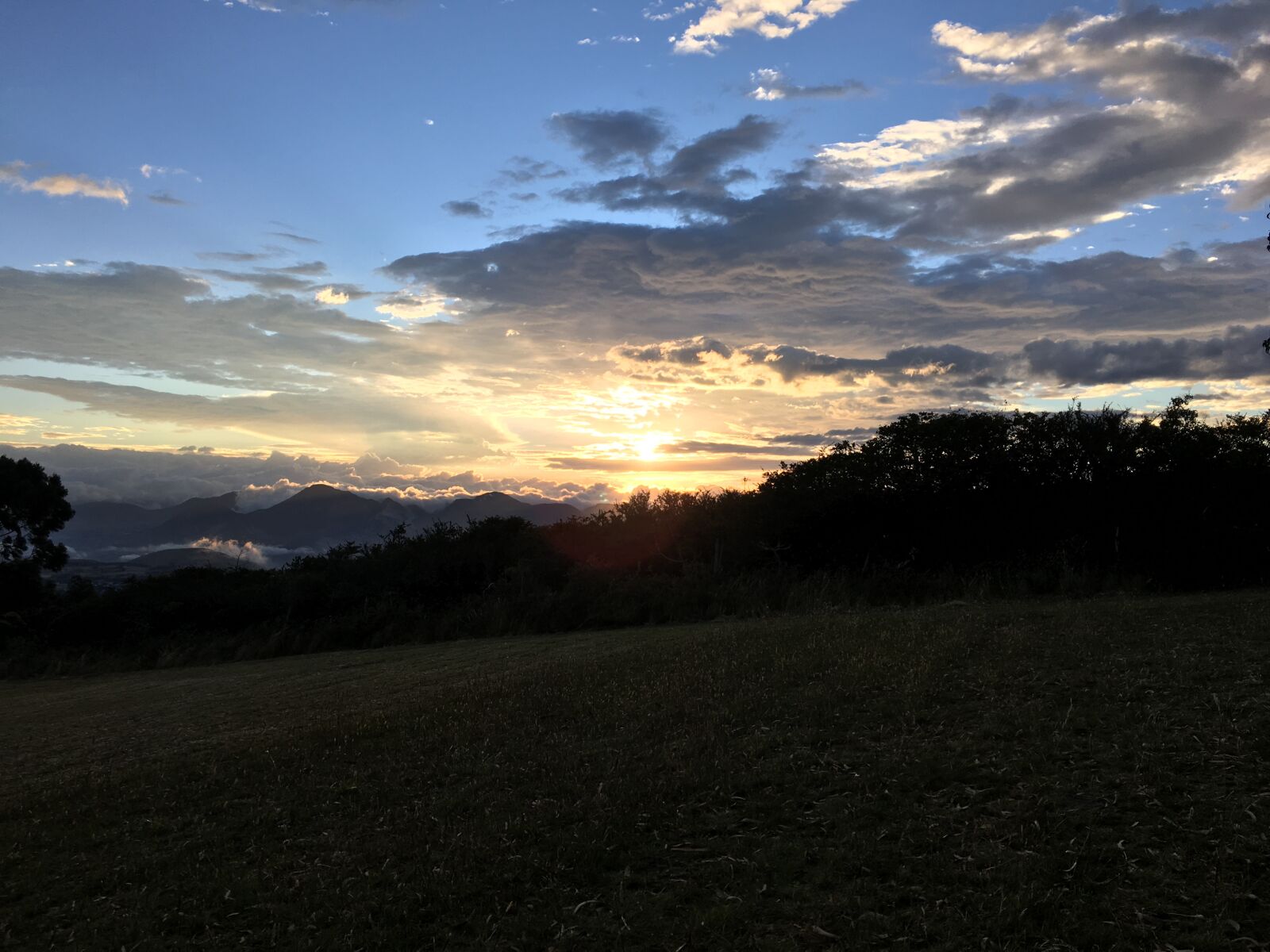 Apple iPhone 6s sample photo. Atardecer, sierra, montaña photography