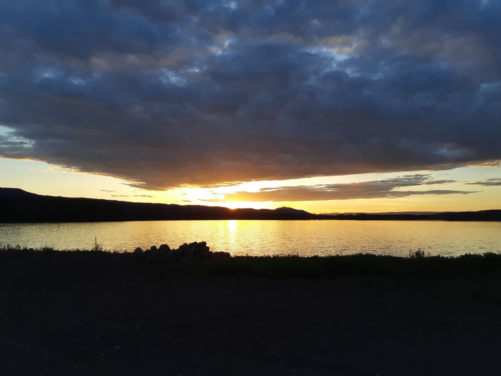 Samsung Galaxy A8(2018) sample photo. Sunset, sky, lake photography
