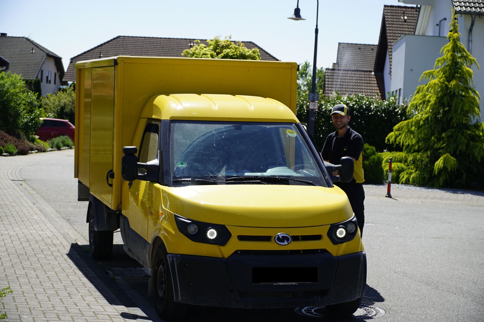 Sony a7R II sample photo. Delivery, truck, transportation photography