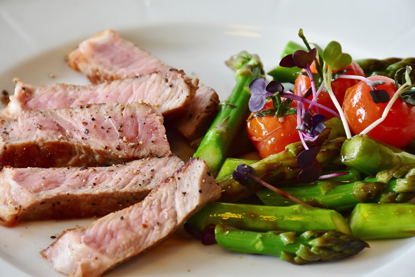 Nikon D7200 sample photo. Asparagus, steak, veal steak photography
