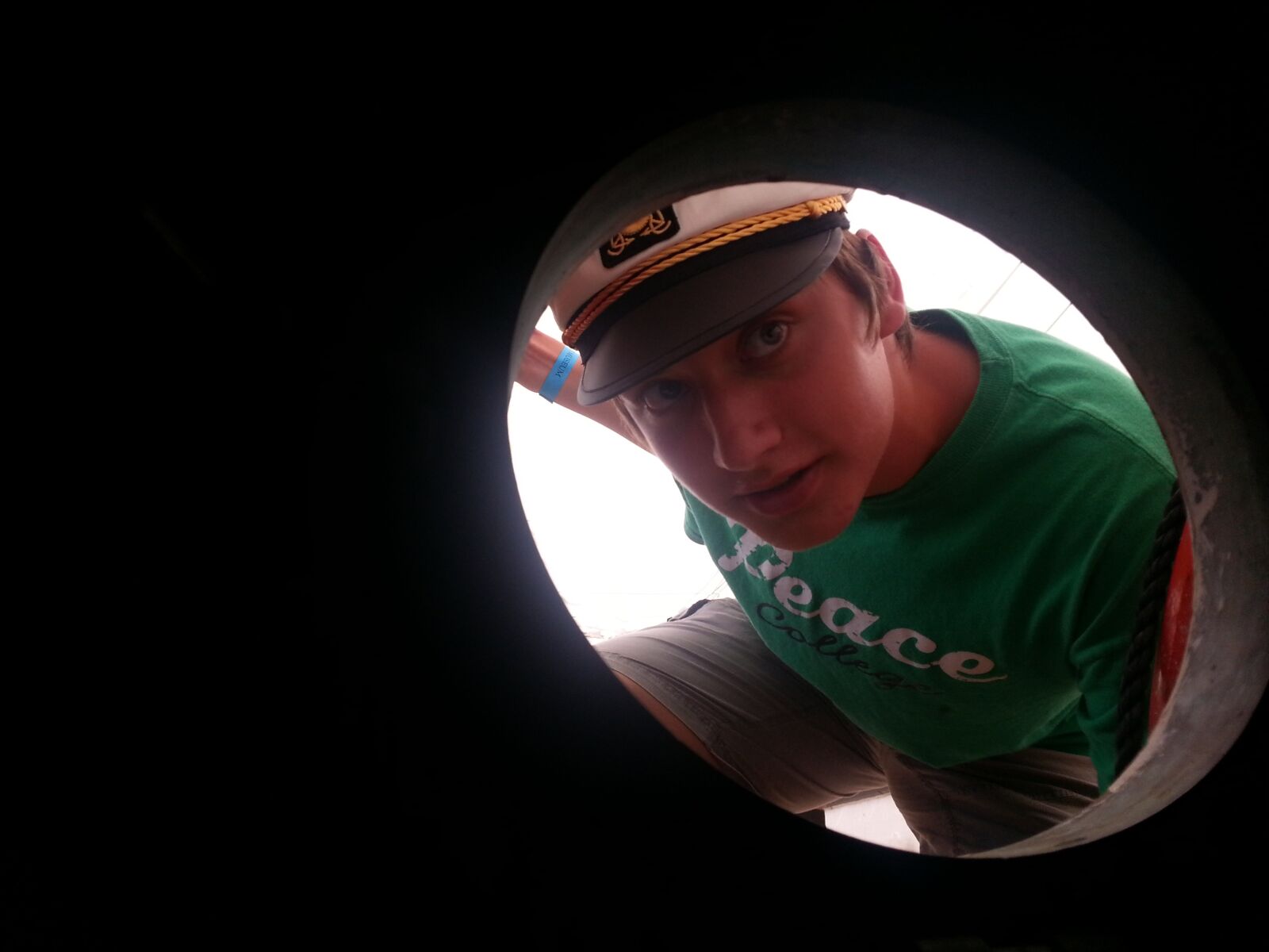 Samsung Galaxy Note2 sample photo. Boy, sailor, porthole photography