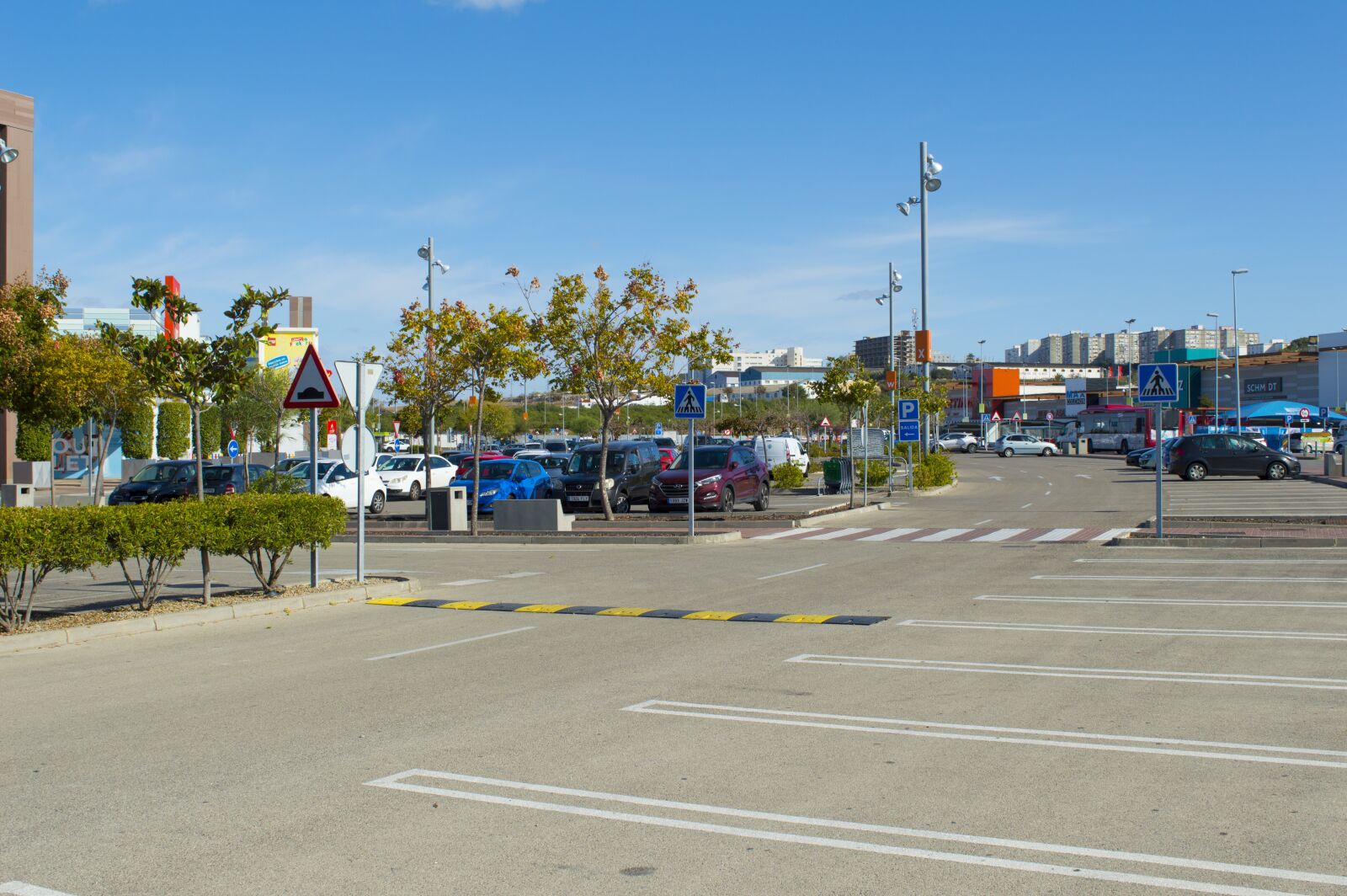 Nikon D3200 sample photo. Parking, machinery, hypermarket photography