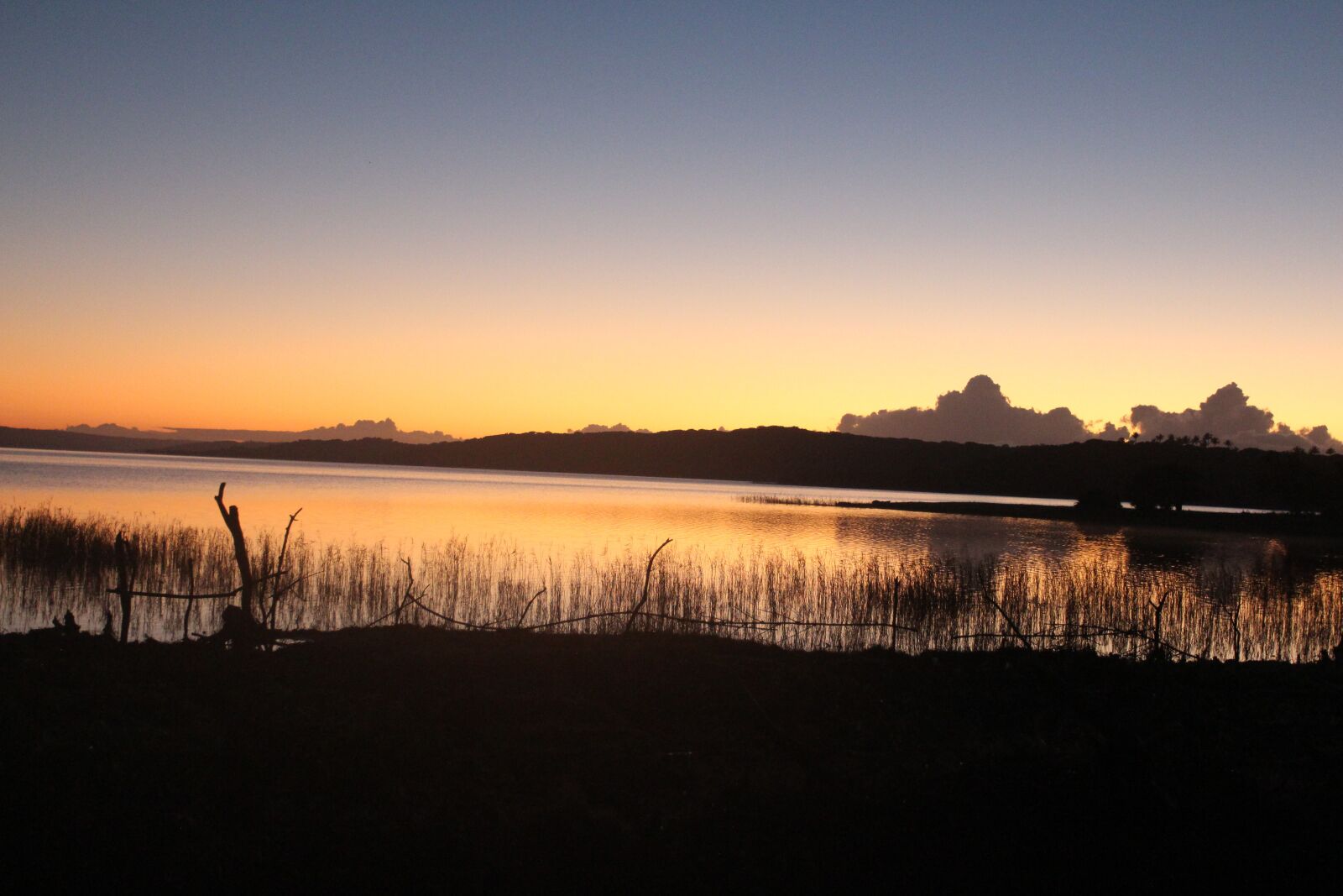 Canon EOS 650D (EOS Rebel T4i / EOS Kiss X6i) + Canon EF 17-40mm F4L USM sample photo. Sunrise, mozambique, lagoon photography