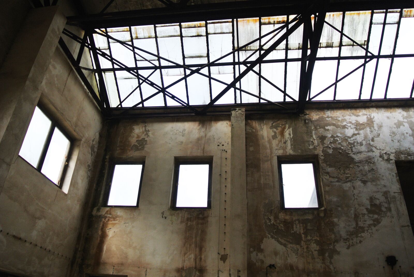Nikon 1 Nikkor VR 10-30mm F3.5-5.6 sample photo. Abandoned, factory, terrain photography