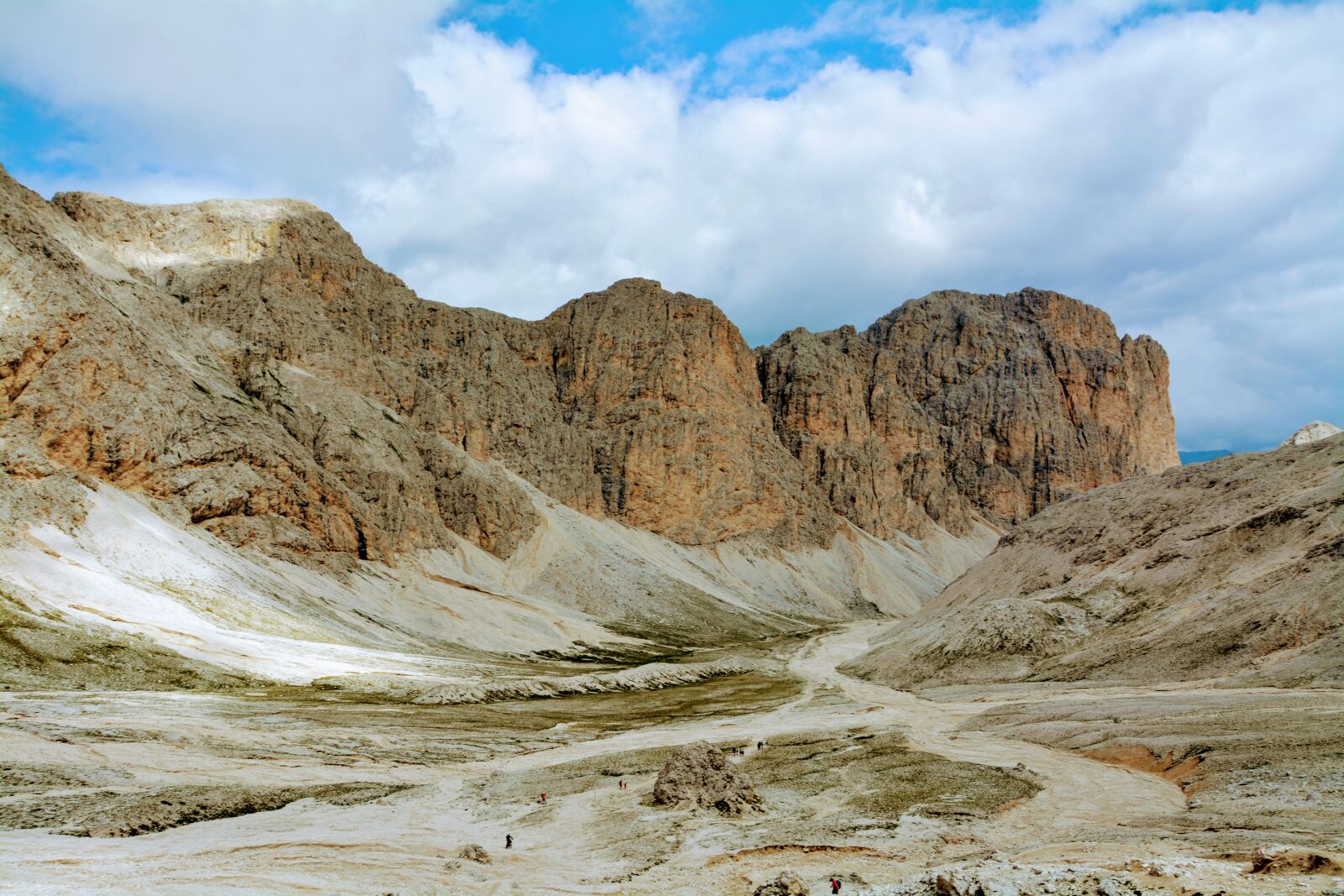Nikon D7100 sample photo. Dolomites, trail, hiking photography