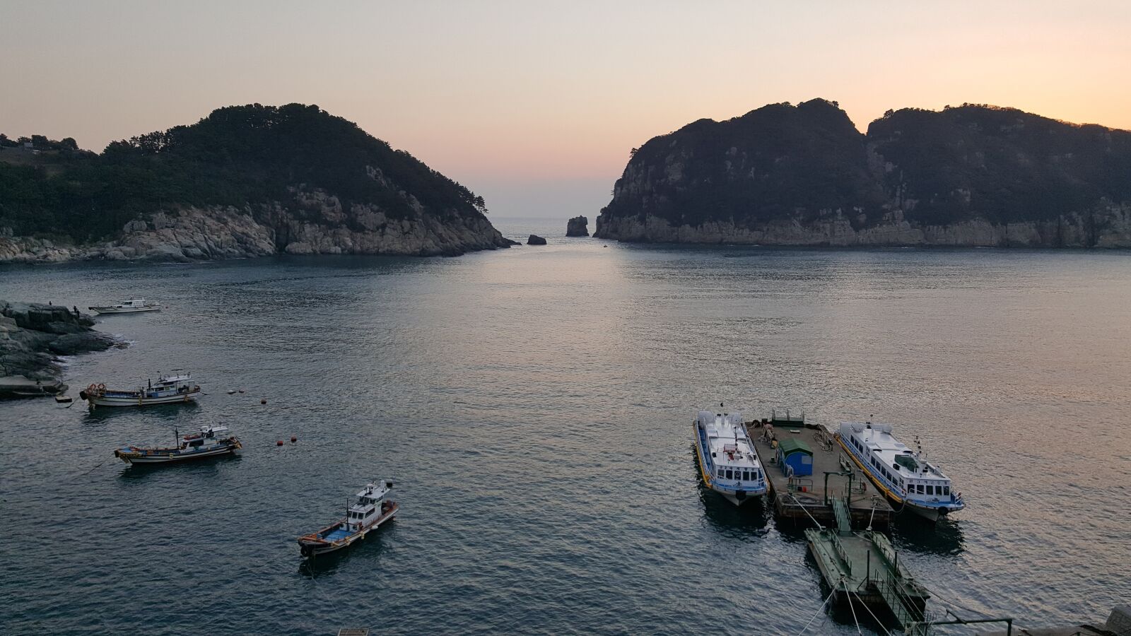 Samsung Galaxy Note5 sample photo. Geoje, dock, morning scenery photography